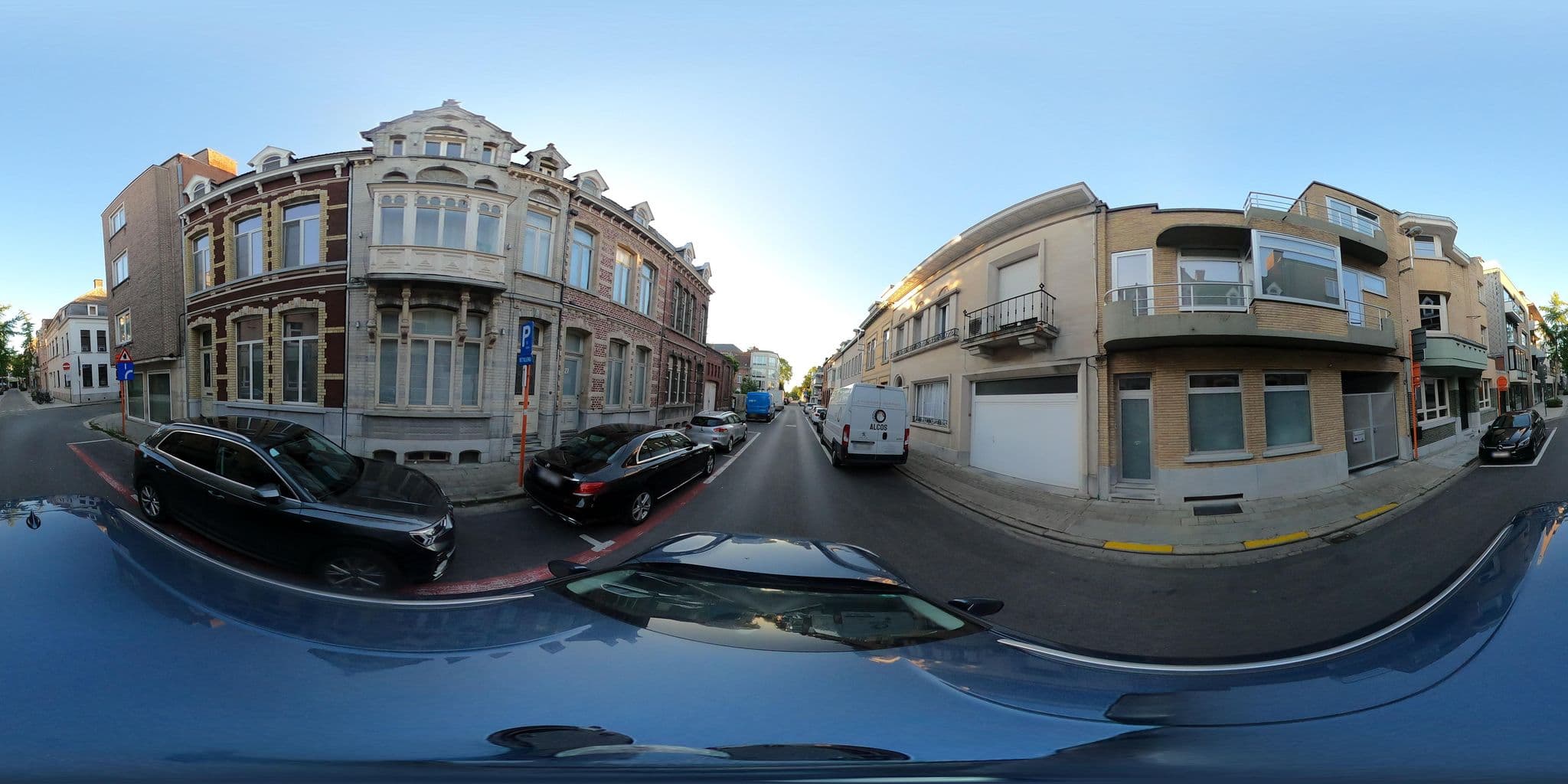 Street view near Parkhotel Roeselare, Roeselare — © timcouwelier (CC BY-SA · Mapillary)