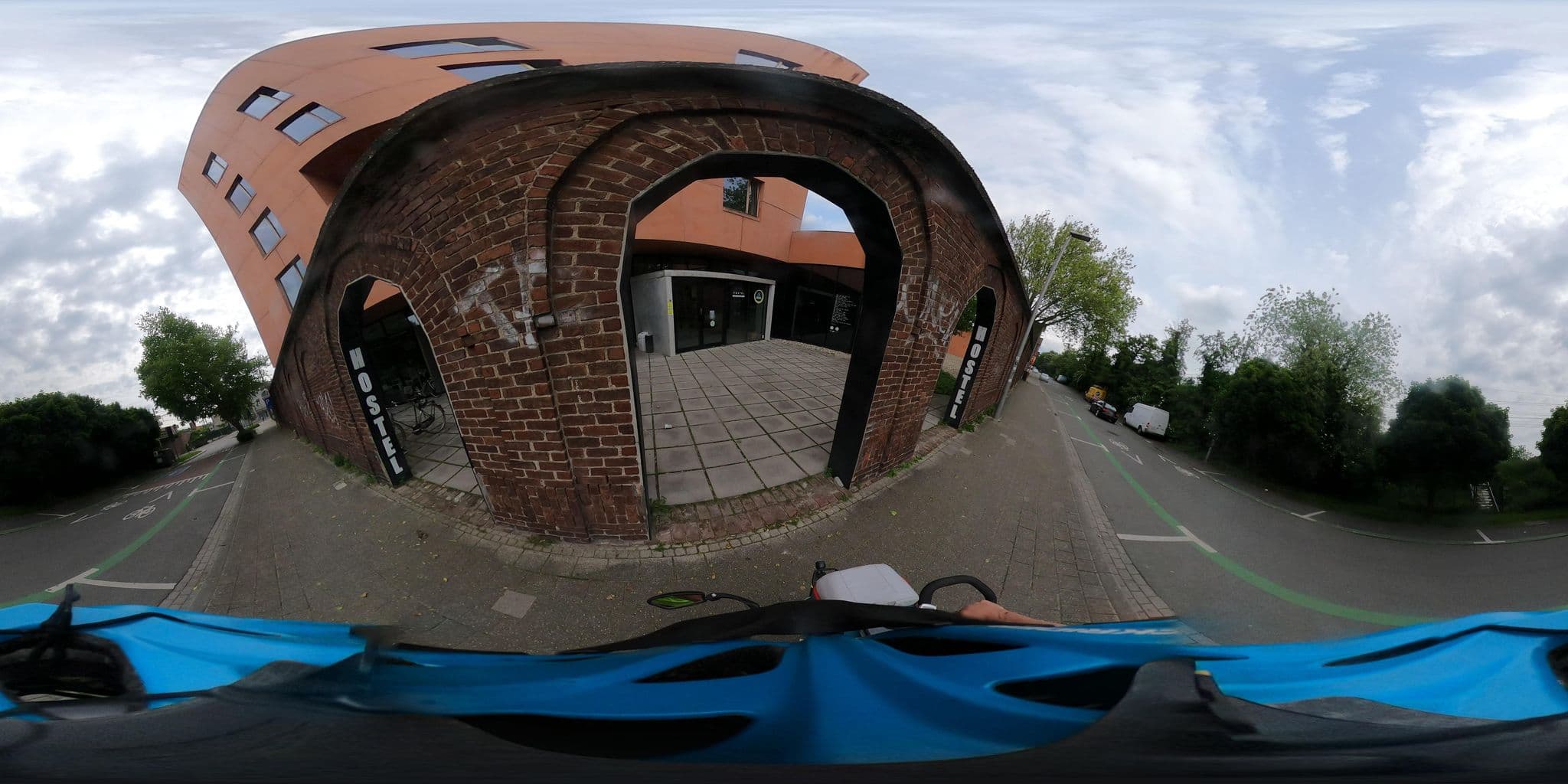 Street view near Jeugdherberg, Kortrijk — © padididejurbise (CC BY-SA · Mapillary)