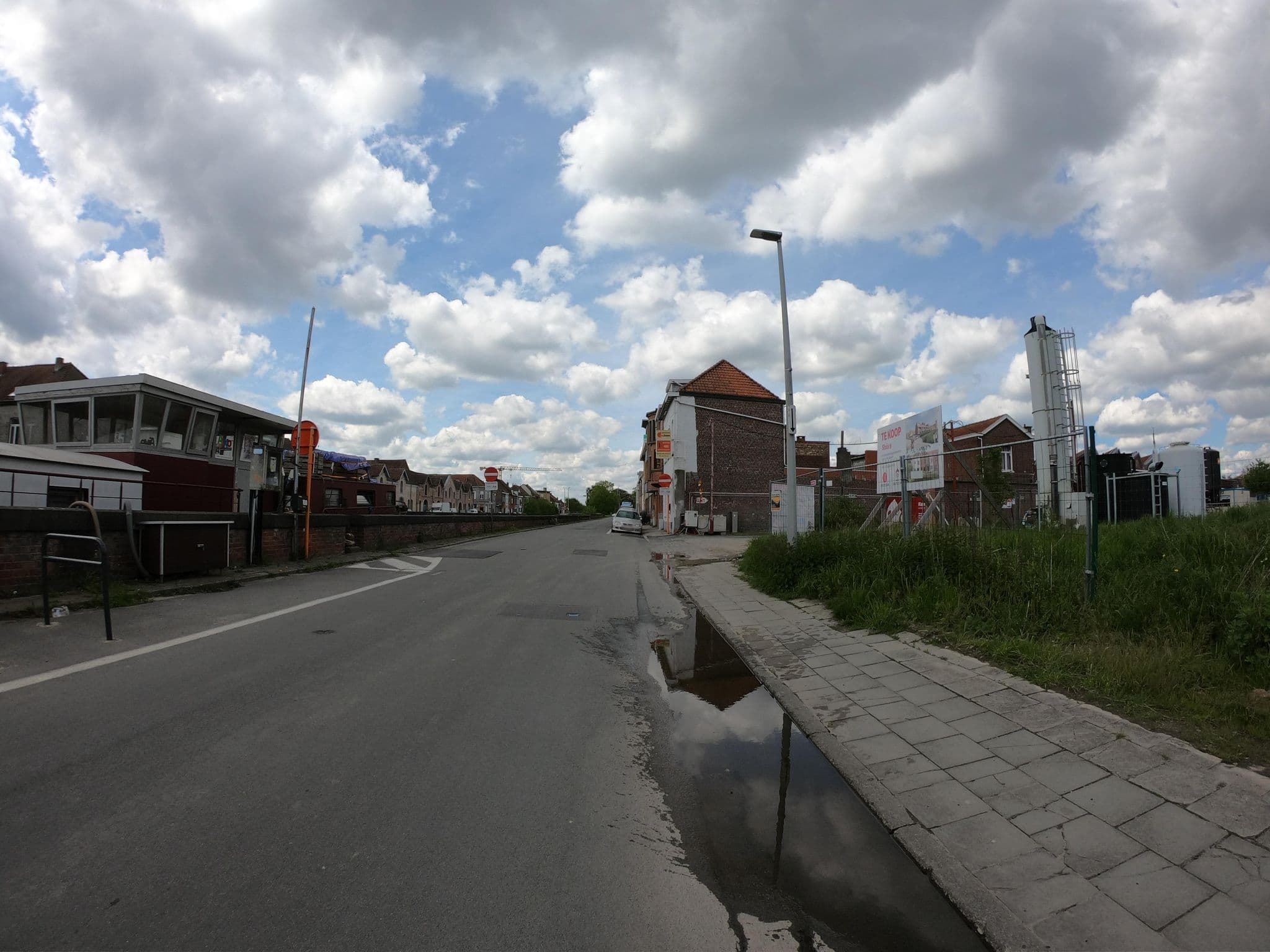 Street view near Het Kanaalhuis, Kortrijk — © jygpronse (CC BY-SA · Mapillary)