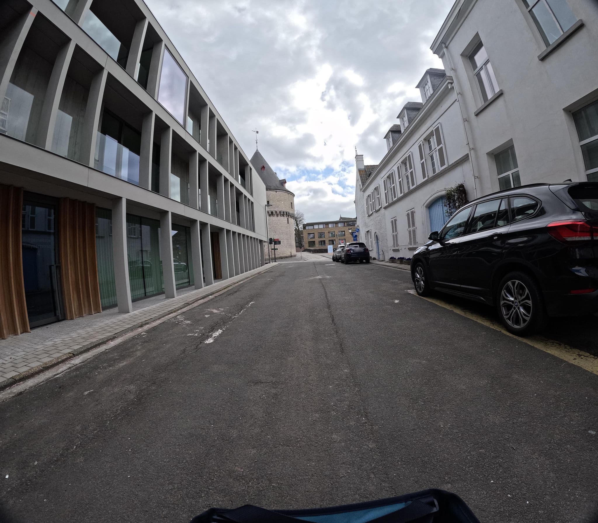 Street view near Sandton Hotel, Kortrijk — © filipc (CC BY-SA · Mapillary)