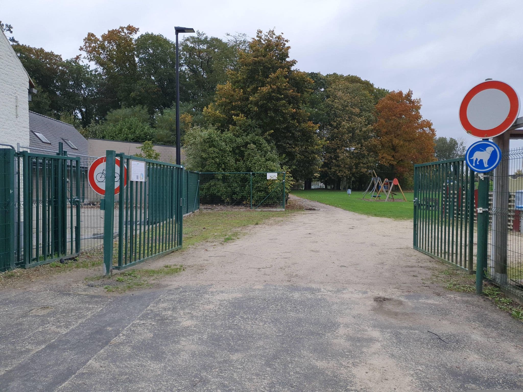 Street view near De Miere, Meulebeke — © BrechtD (CC BY-SA · Mapillary)