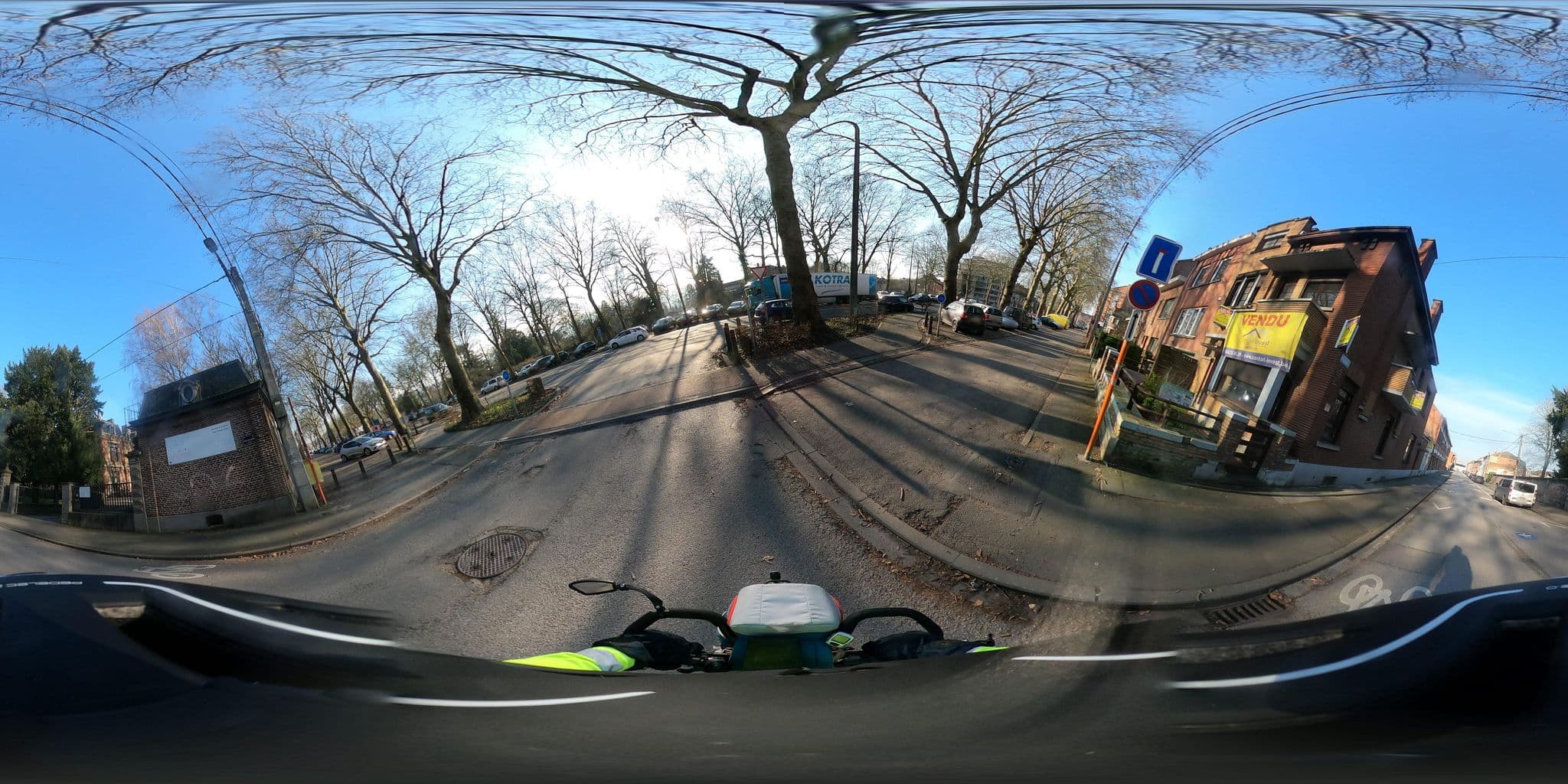 Street view near Enseignement,Enseignement de la Communauté,Internat Autonome, Mons — © padididejurbise (CC BY-SA · Mapillary)