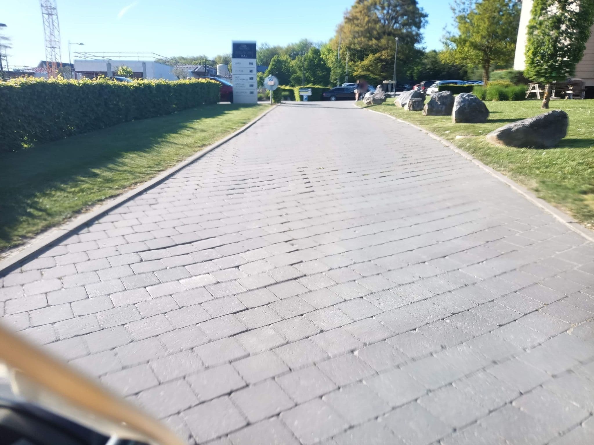 Street view near Best Western Plus Golden Lakes Hotel, Cerfontaine — © connermacleod69 (CC BY-SA · Mapillary)
