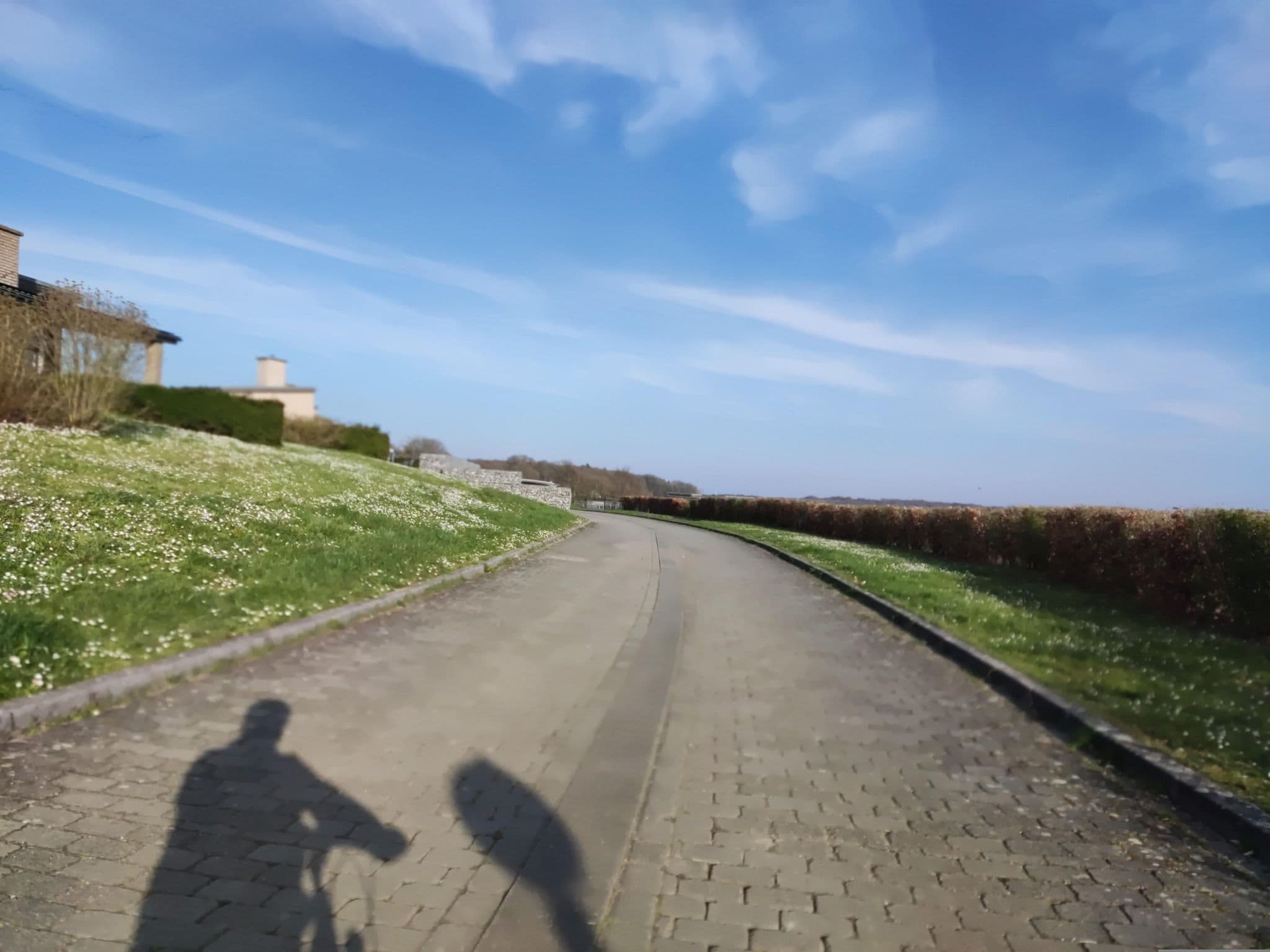 Street view near Bungalow 33, Froidchapelle — © t_hartung (CC BY-SA · Mapillary)