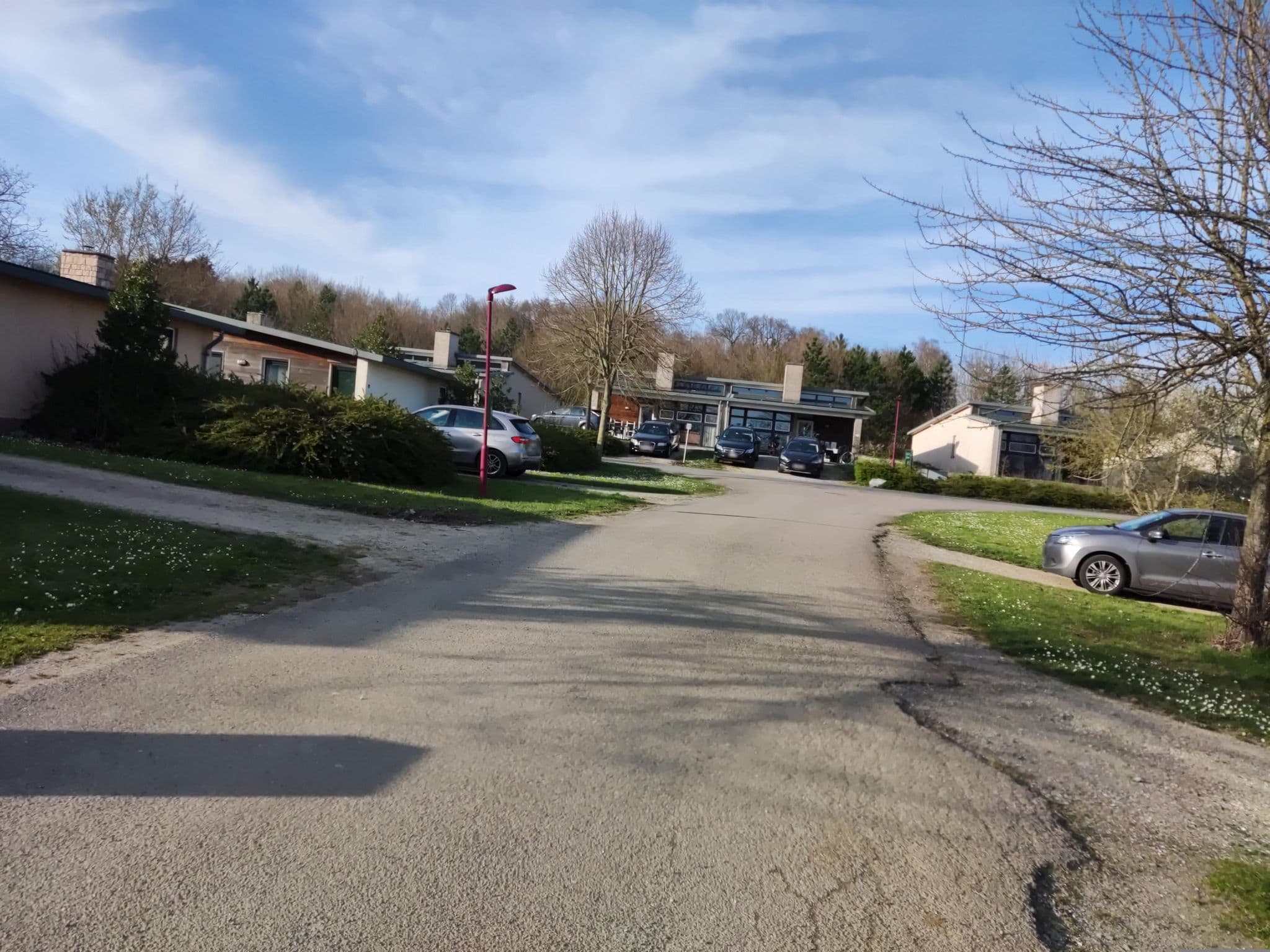 Street view near Bungalow 251, Froidchapelle — © t_hartung (CC BY-SA · Mapillary)
