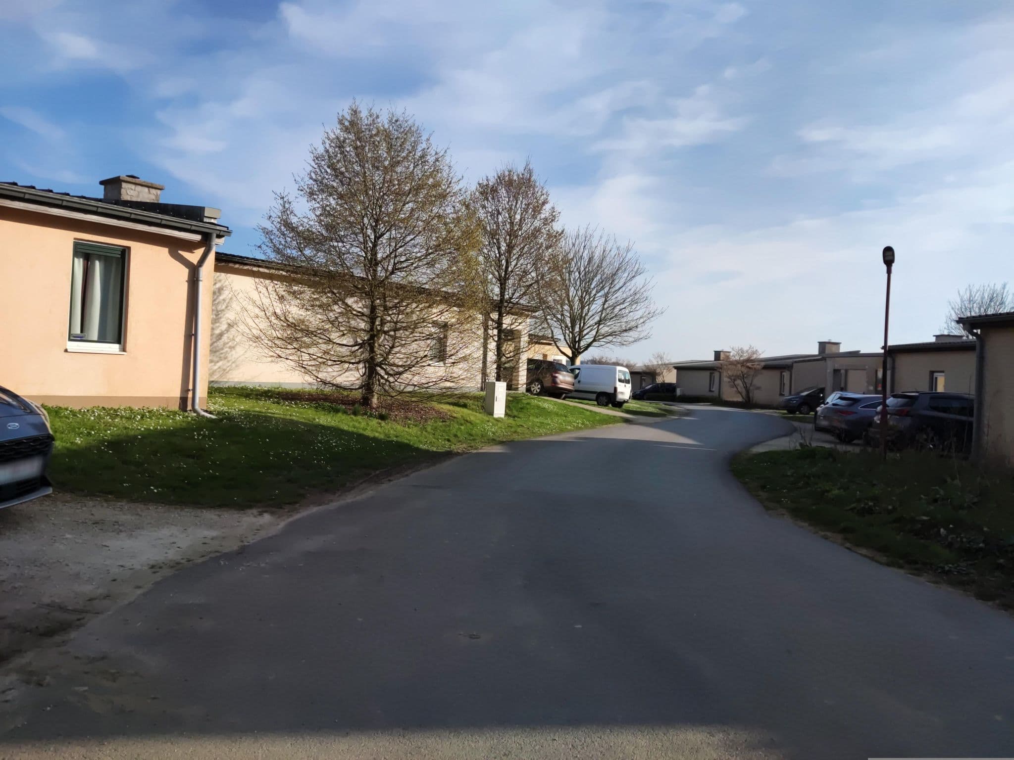 Street view near Bungalow 42, Froidchapelle — © t_hartung (CC BY-SA · Mapillary)