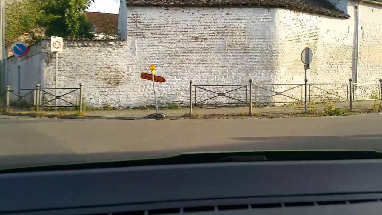 Street view near Internat Autonome de la Communauté Française pour Jeunes Gens et Jeunes Filles, Nivelles — © roadroid (CC BY-SA · Mapillary)