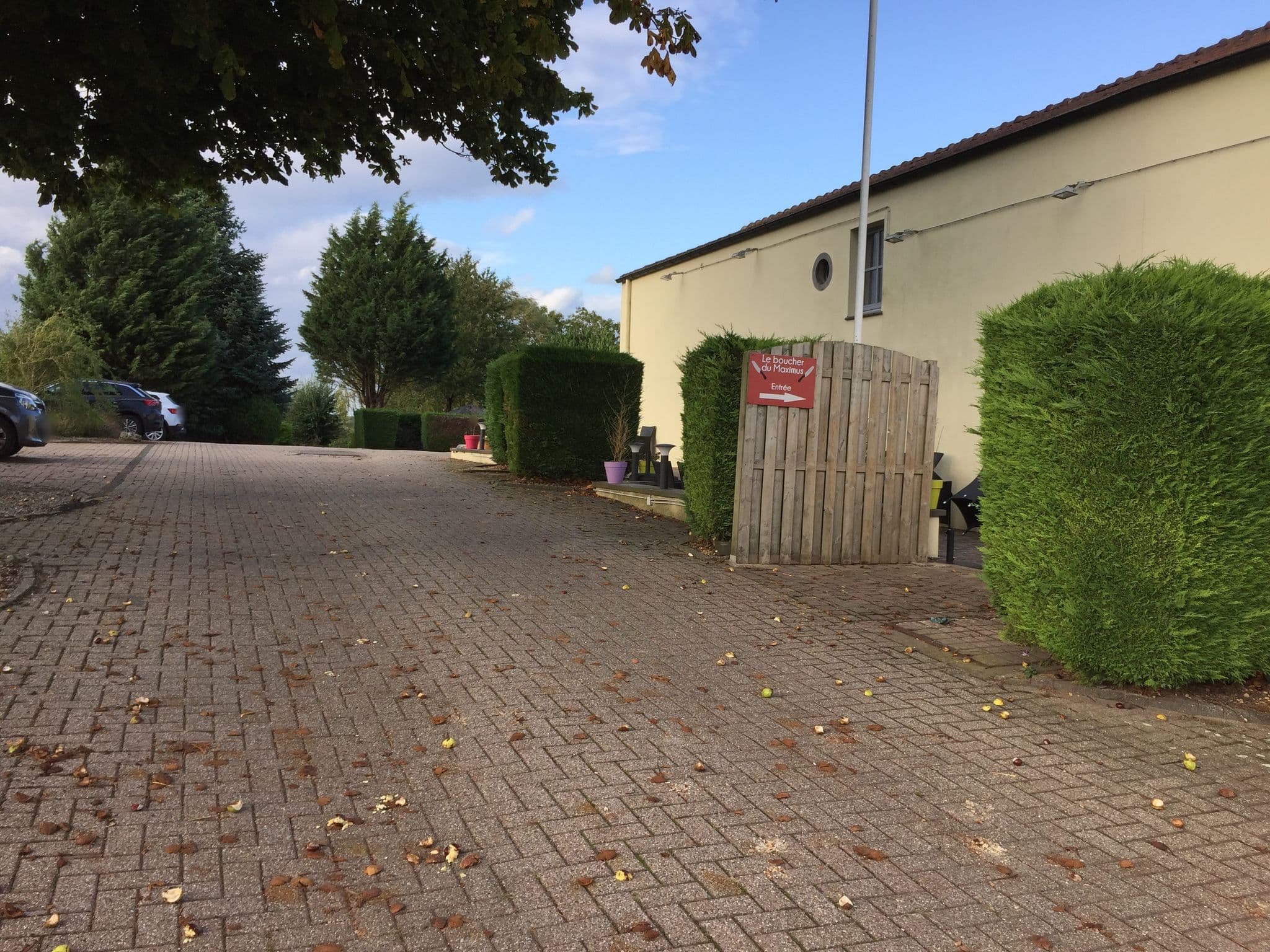 Street view near Hotel Le 1815, Plancenoit — © postgelb (CC BY-SA · Mapillary)