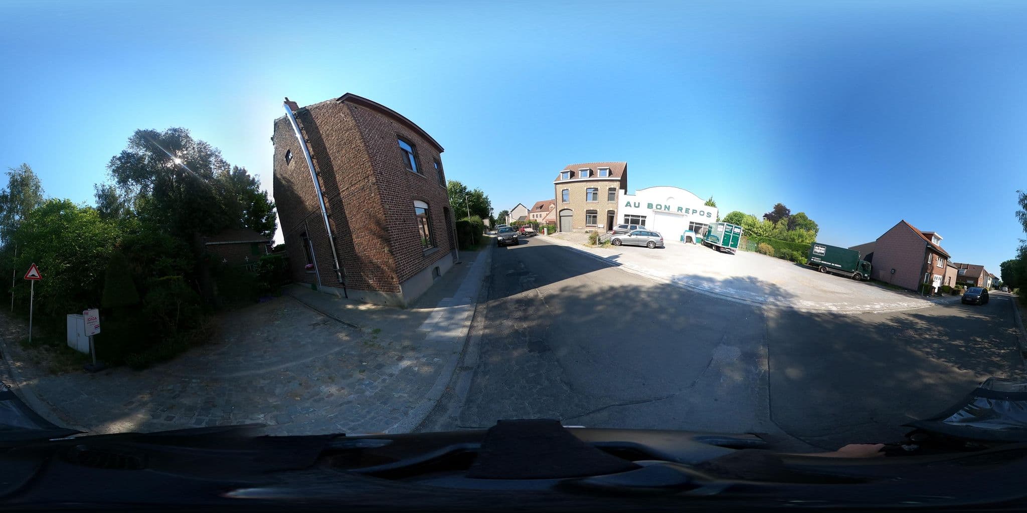 Street view near EUROPEA Residences Waterloo, Waterloo — © emerzh (CC BY-SA · Mapillary)