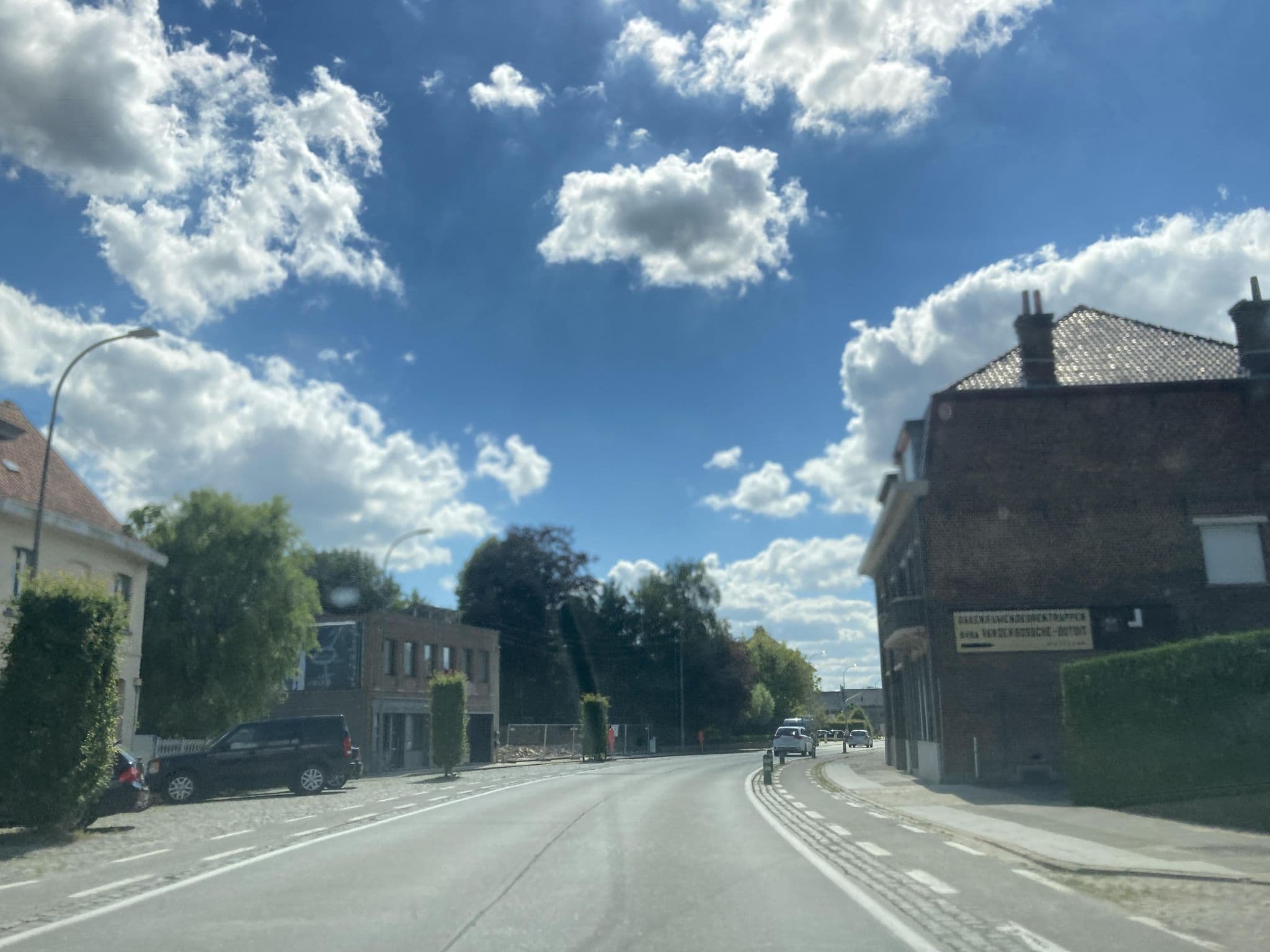 Street view near Salons Rembrandt, Vichte — © timcouwelier (CC BY-SA · Mapillary)
