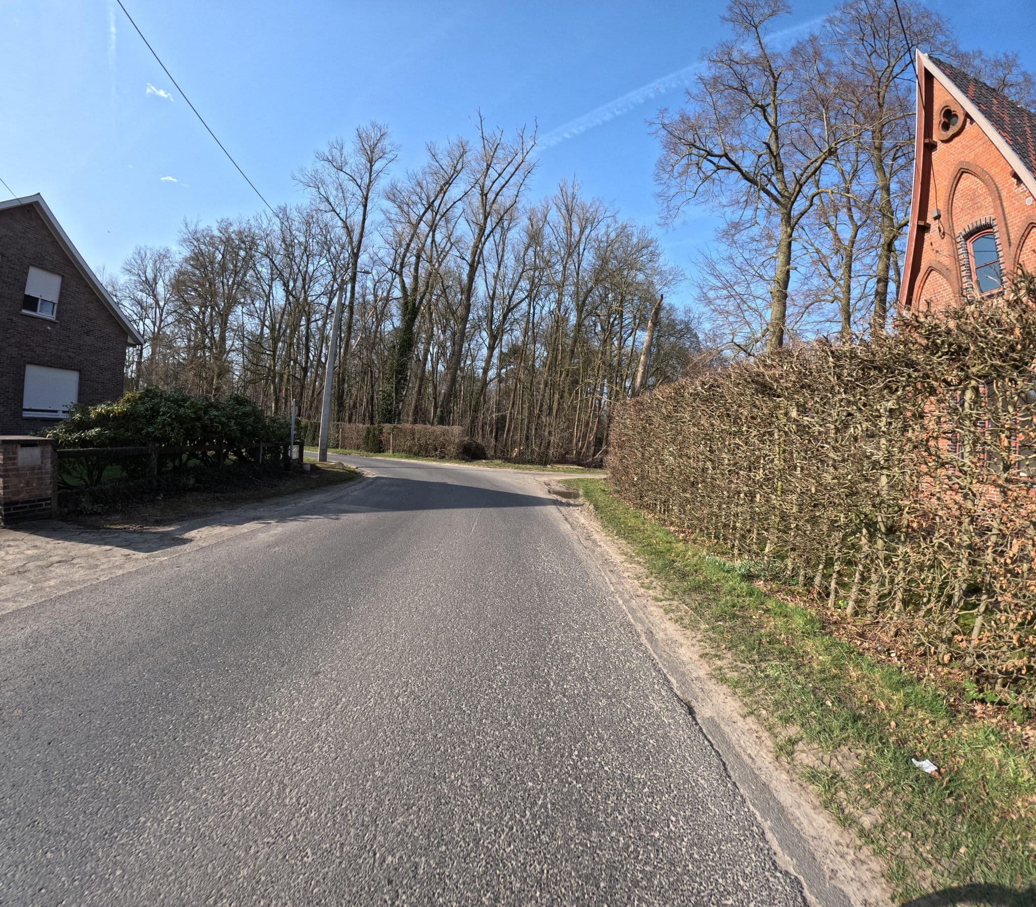 Street view near De Pannenbakkerij, Kruishoutem — © jygpronse (CC BY-SA · Mapillary)