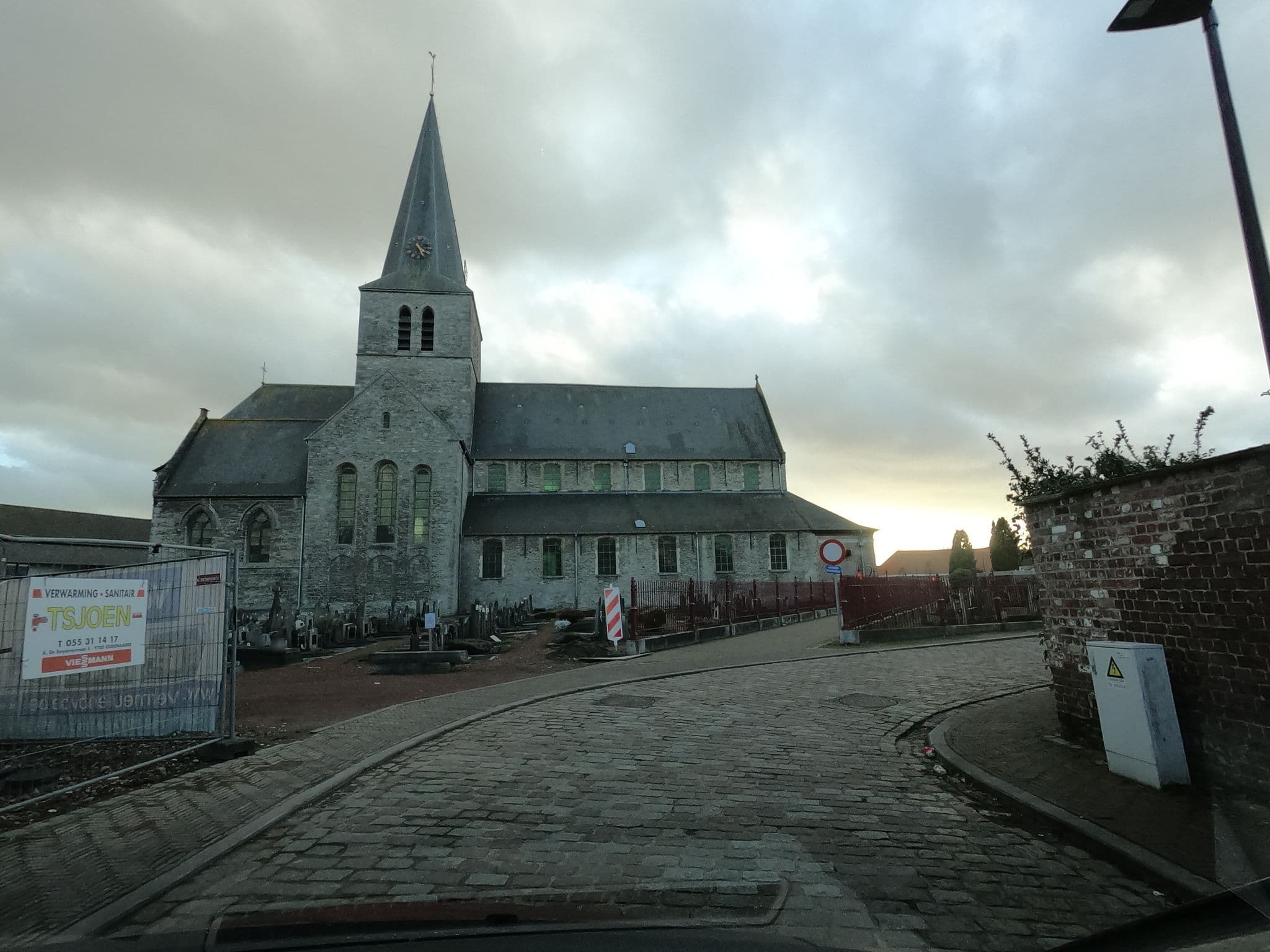 Street view near B&V De Bronne, Eine — © filipc (CC BY-SA · Mapillary)