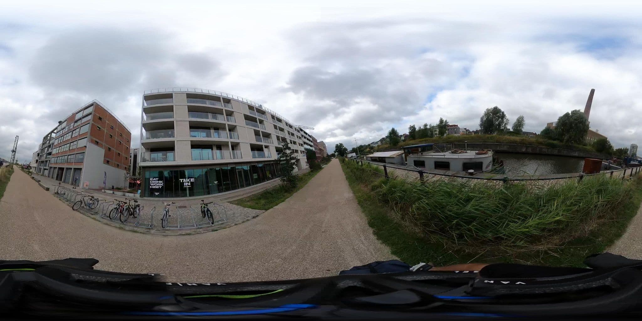Street view near Skyline Flats, Sint-Amandsberg — © thierry1030 (CC BY-SA · Mapillary)