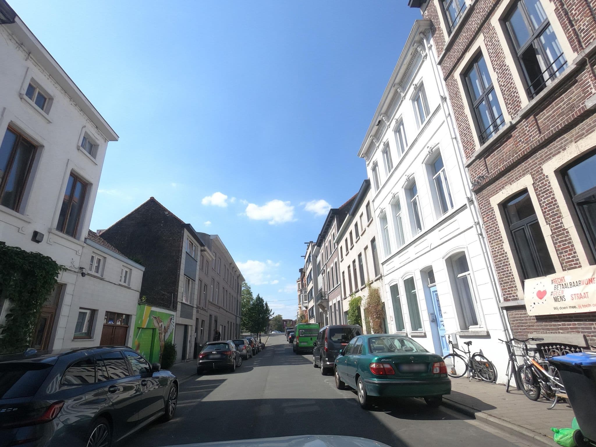 Street view near Hostel 47, Sint-Amandsberg — © filipc (CC BY-SA · Mapillary)