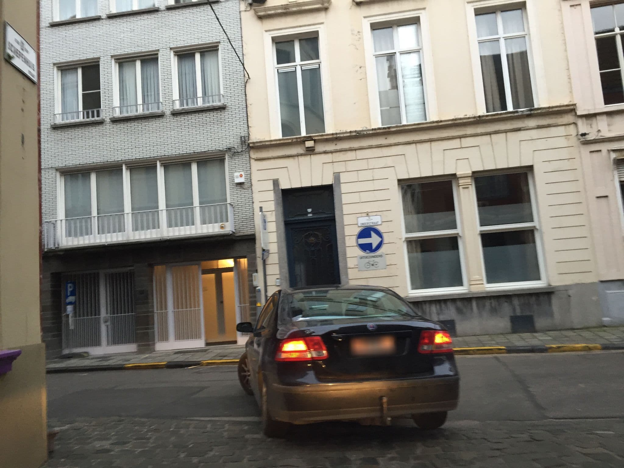 Street view near Snooz Ap, Gent — © it_s_so_funny (CC BY-SA · Mapillary)