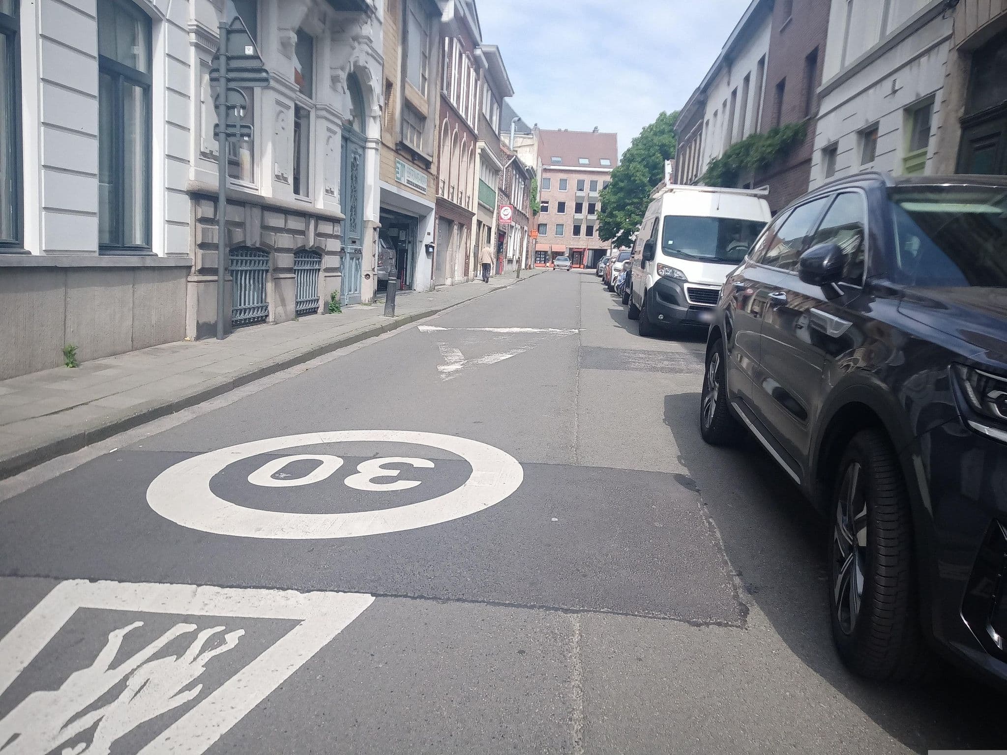 Street view near Chambre D'amies, Sint-Amandsberg — © pietervdvn (CC BY-SA · Mapillary)