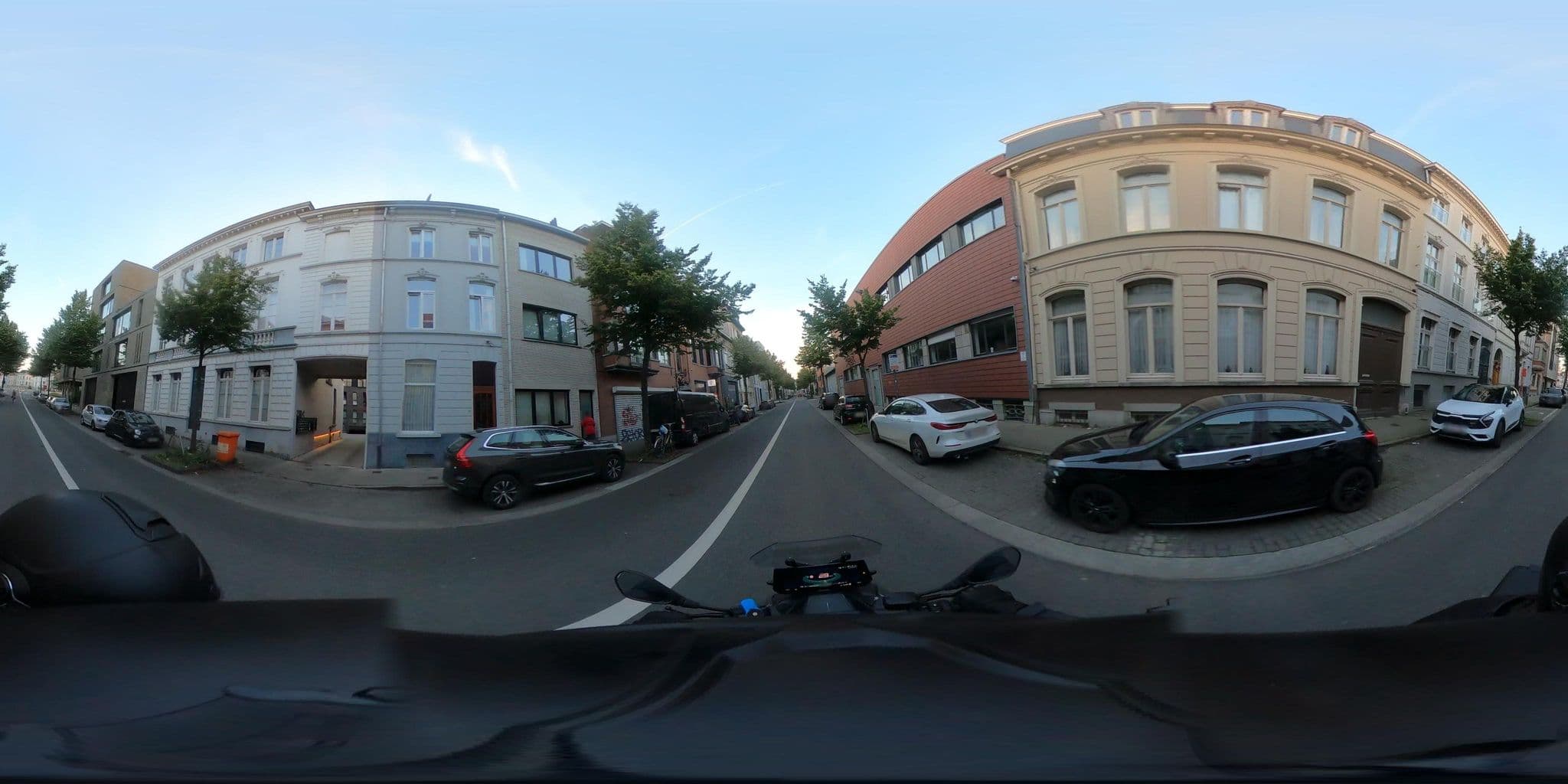 Street view near La Petite Maison, Sint-Amandsberg — © friedkiwi (CC BY-SA · Mapillary)