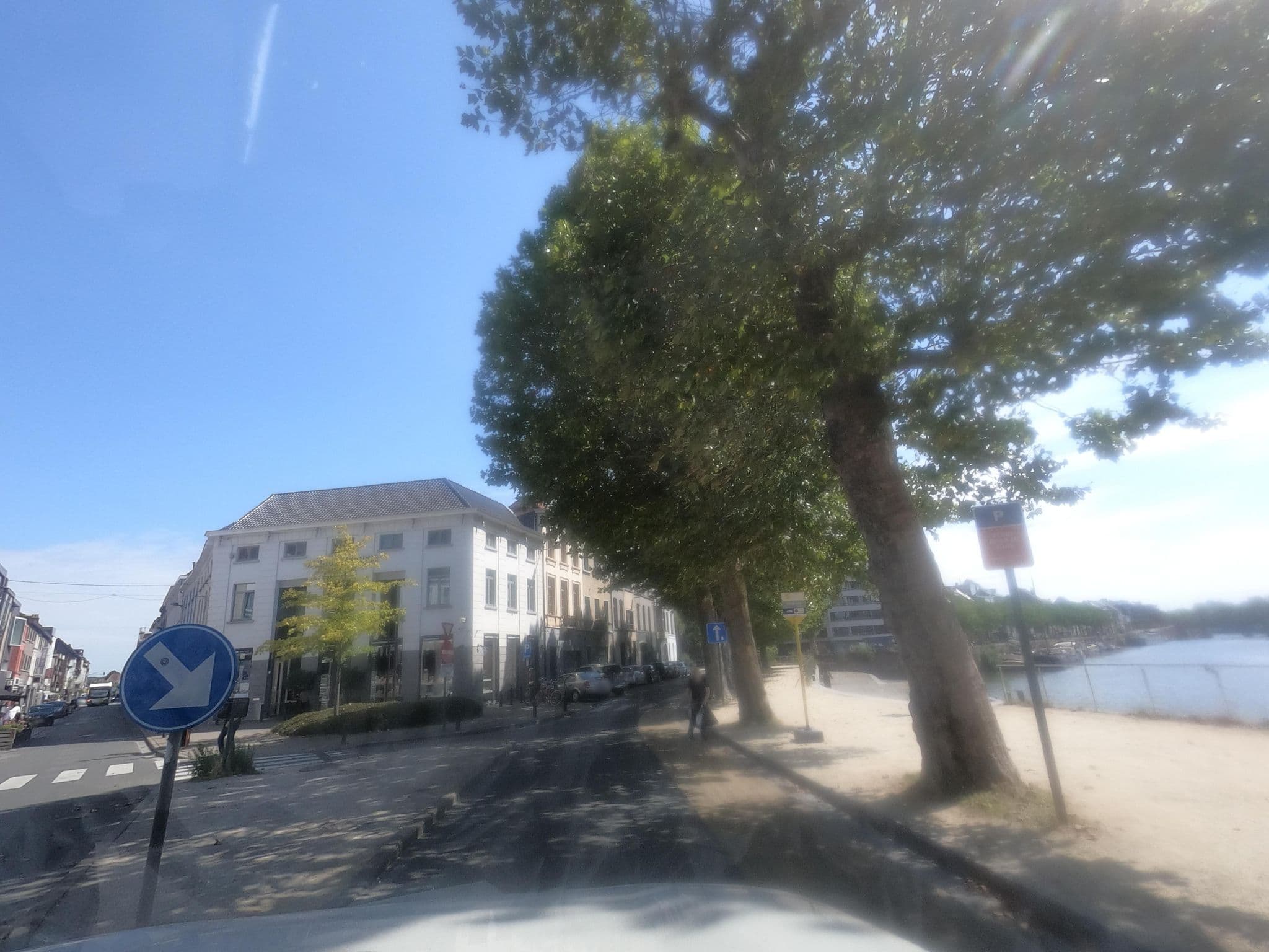 Street view near Living The Dream, Sint-Amandsberg — © filipc (CC BY-SA · Mapillary)