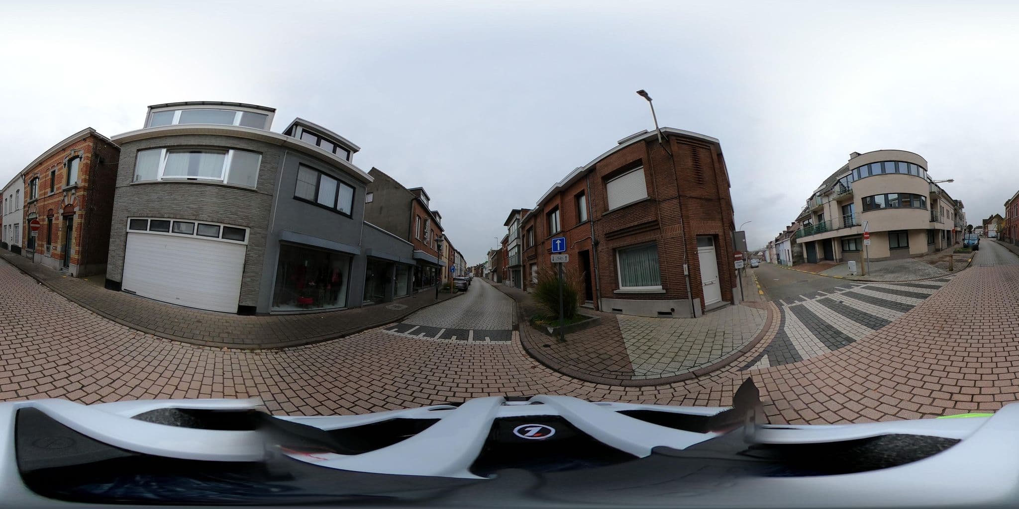 Street view near Onze Droomfabriek, Denderleeuw — © Mizuna (CC BY-SA · Mapillary)