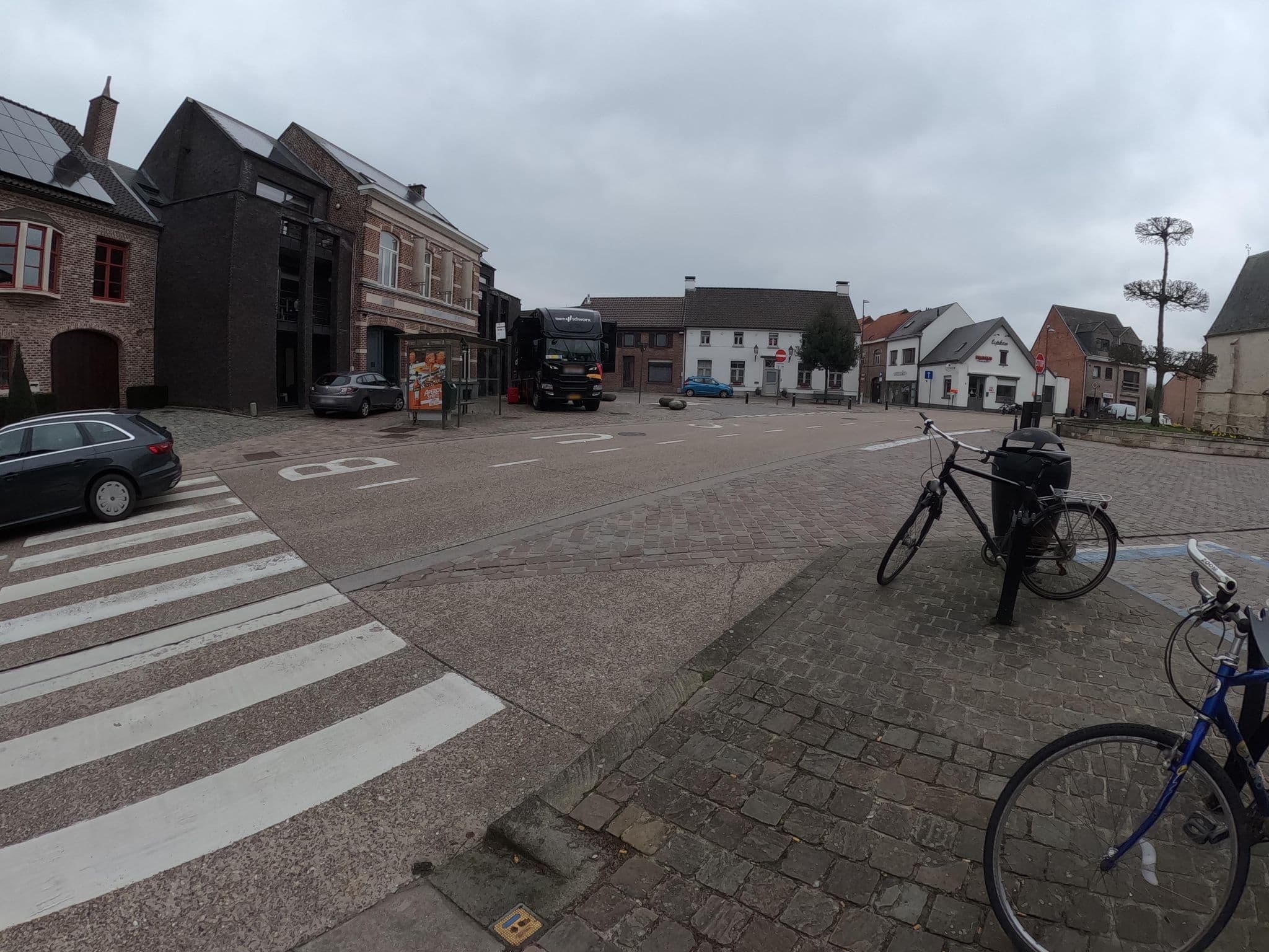 Street view near Hostellerie De Biek, Moorsel — © filipc (CC BY-SA · Mapillary)