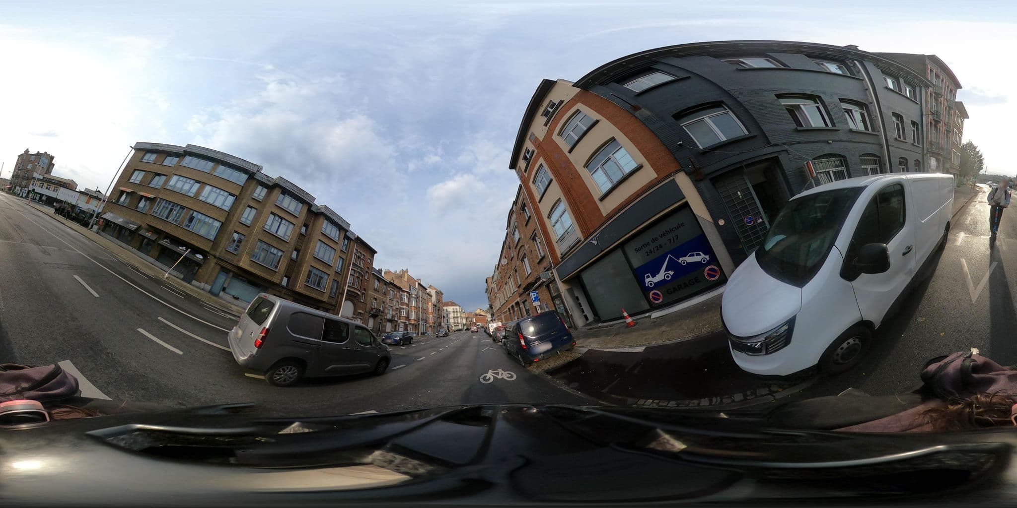 Street view near Hôtel Des Deux Gares, Anderlecht — © RaphaelPasLoin (CC BY-SA · Mapillary)