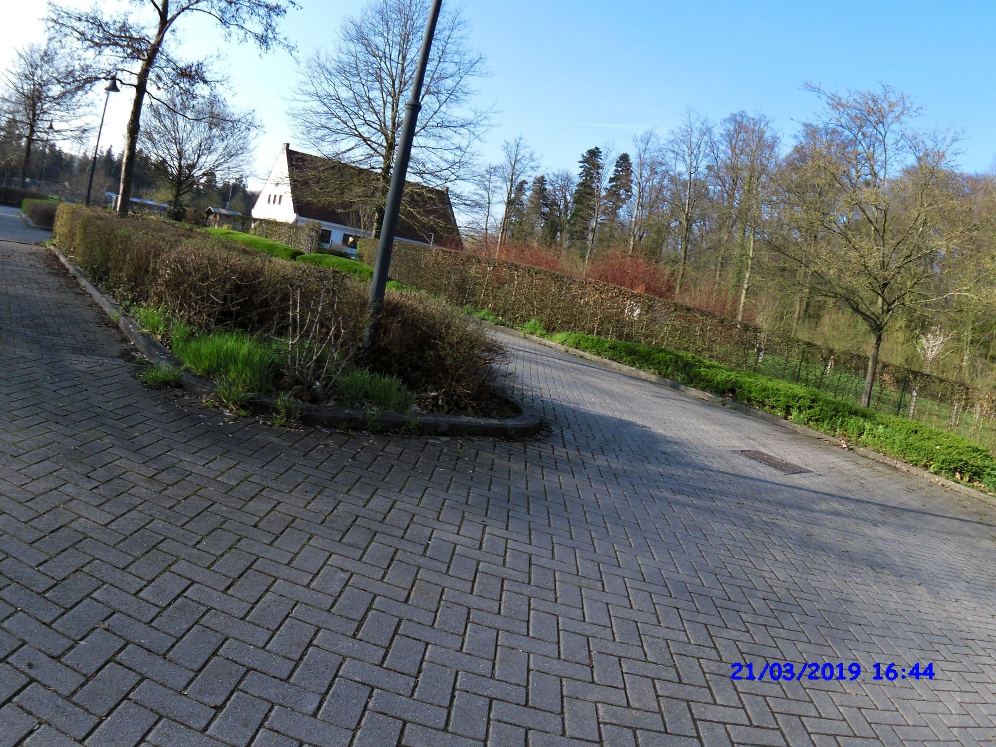 Street view near Domein Hanenbos, Huizingen — © thierry1030 (CC BY-SA · Mapillary)