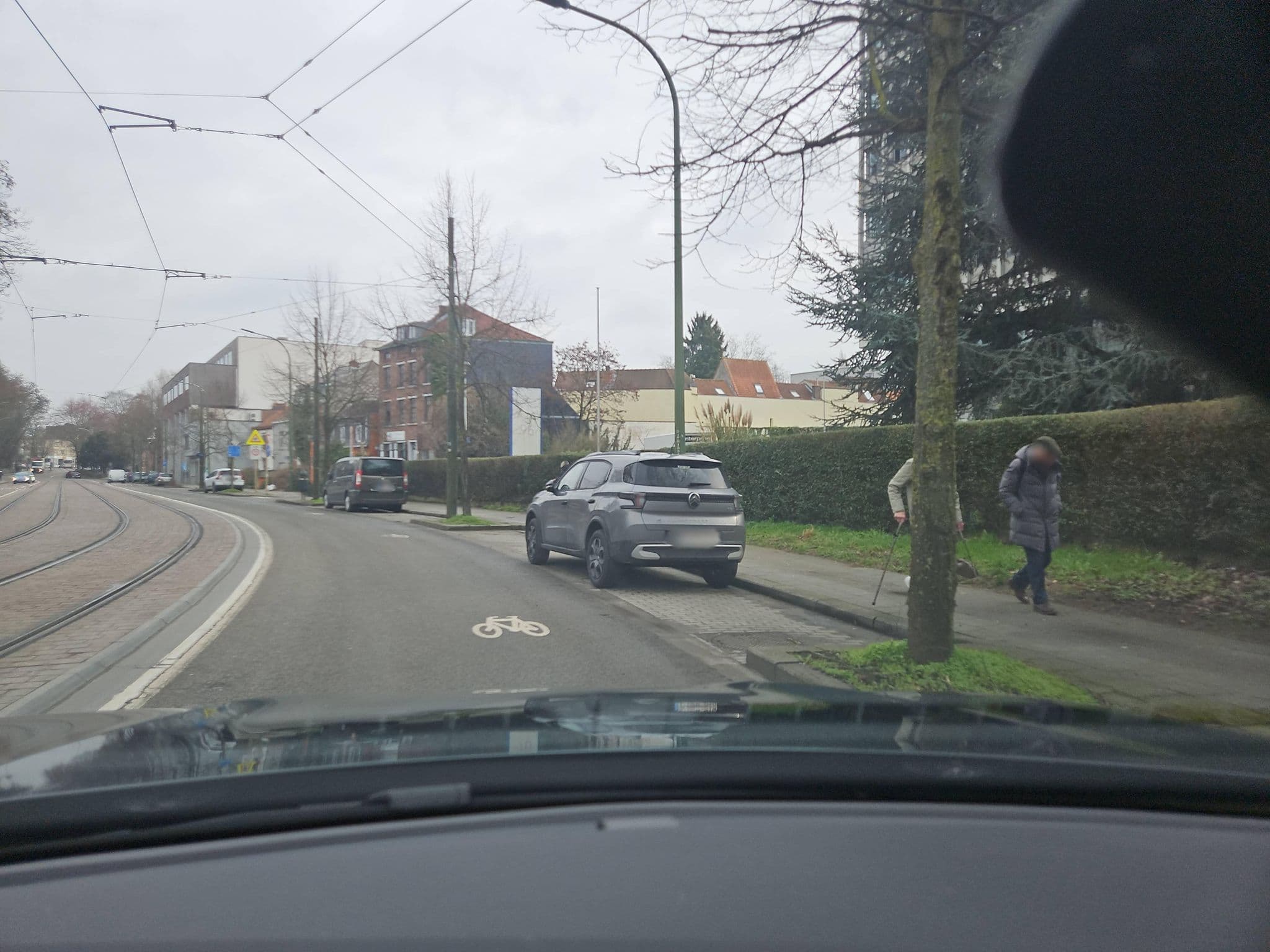 Street view near Royal Uccle Hotel, Uccle — © toho (CC BY-SA · Mapillary)