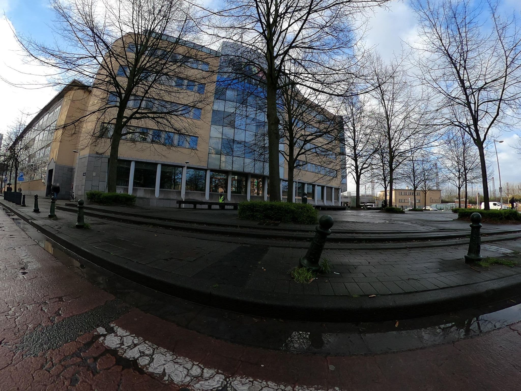 Street view near Hotel Escale, Saint-Gilles — © RaphaelPasLoin (CC BY-SA · Mapillary)