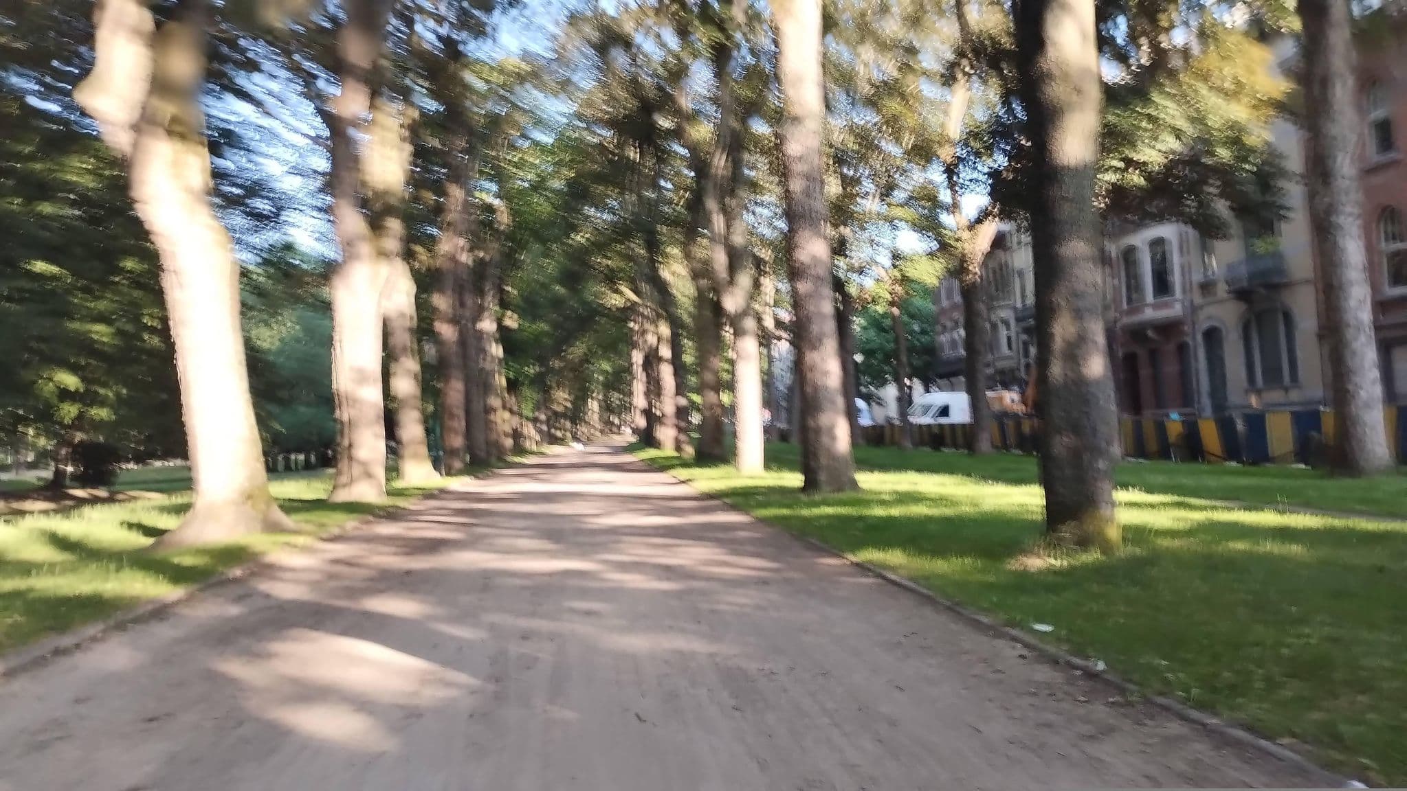 Street view near Cote Parc, Koekelberg — © RaphaelPasLoin (CC BY-SA · Mapillary)