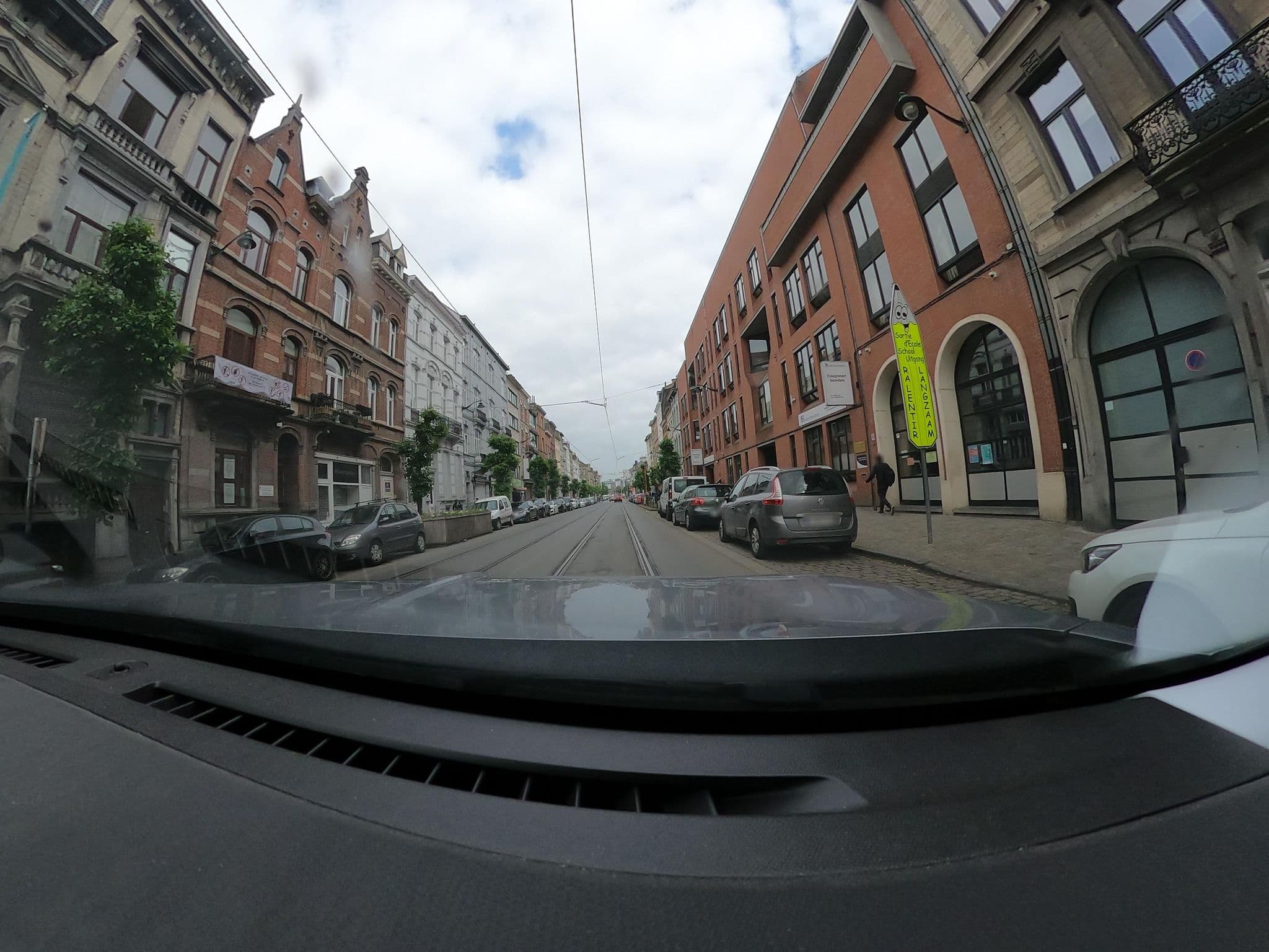 Street view near Internaat Brussel, Anderlecht — © RaphaelPasLoin (CC BY-SA · Mapillary)