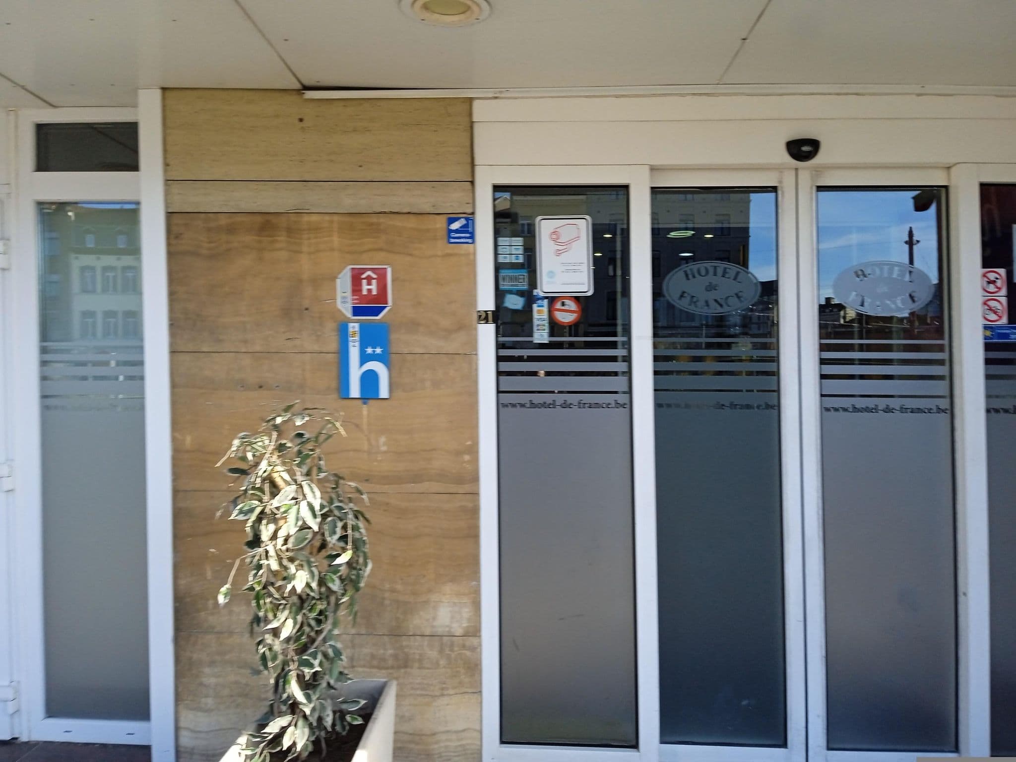 Street view near B&B Loft Jamar Gare Du Midi, Saint-Gilles — © RaphaelPasLoin (CC BY-SA · Mapillary)
