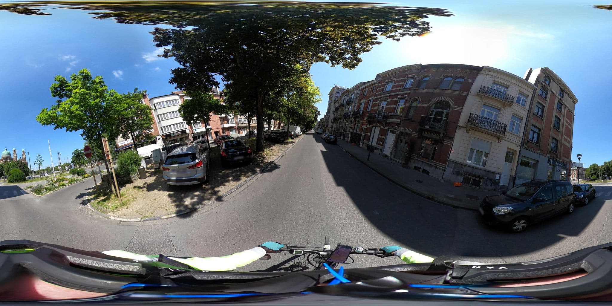 Street view near belvedere hotel, Ganshoren — © Stefdegreef (CC BY-SA · Mapillary)