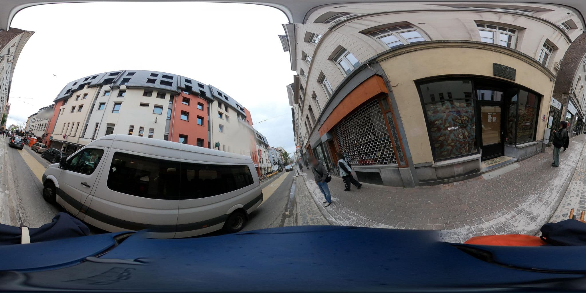 Street view near Aparthotel La Clé Sous Le Paillasson, Saint-Gilles — © thierry1030 (CC BY-SA · Mapillary)