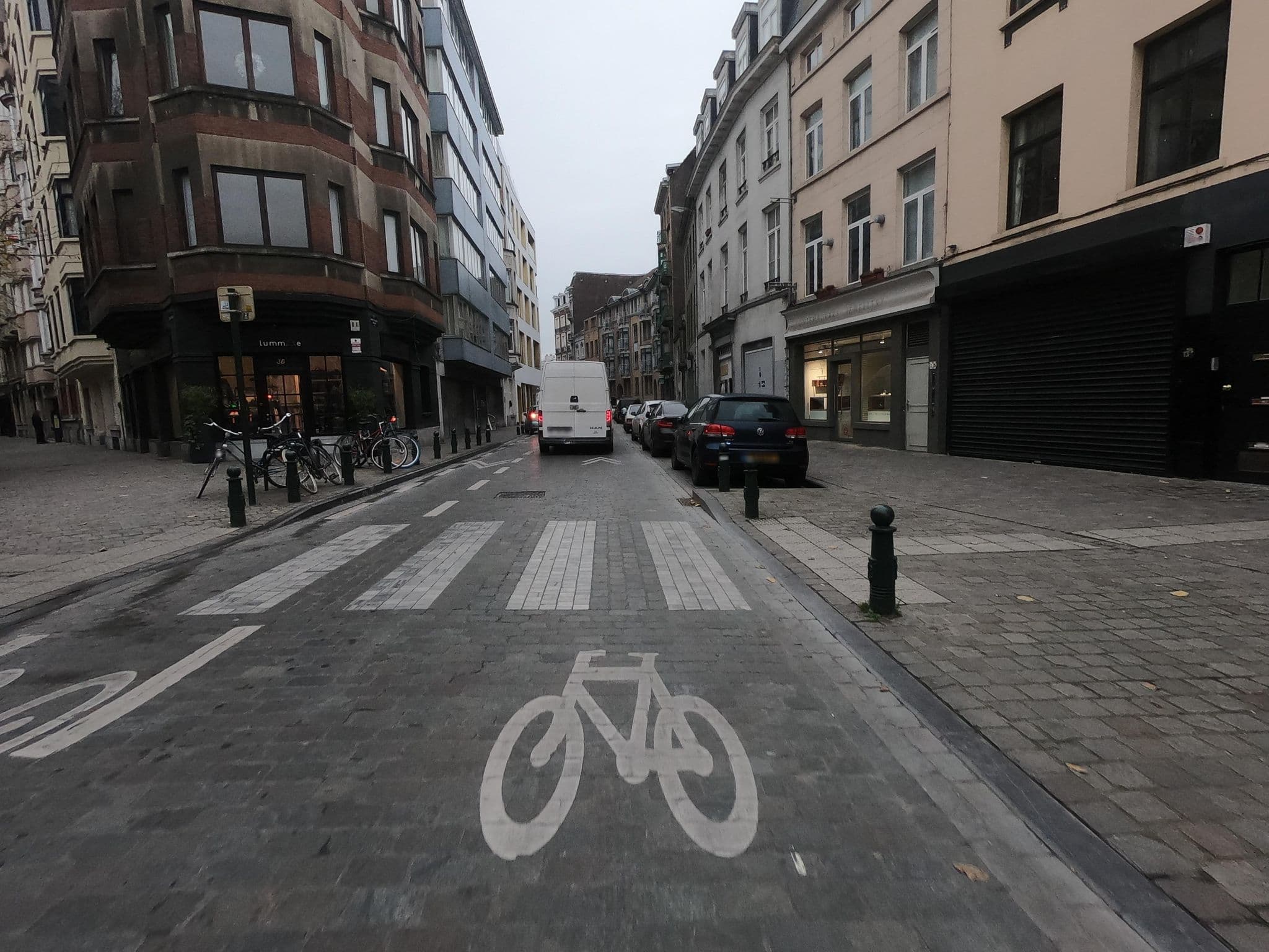 Street view near Brussels Rempart, Brussels — © thierry1030 (CC BY-SA · Mapillary)