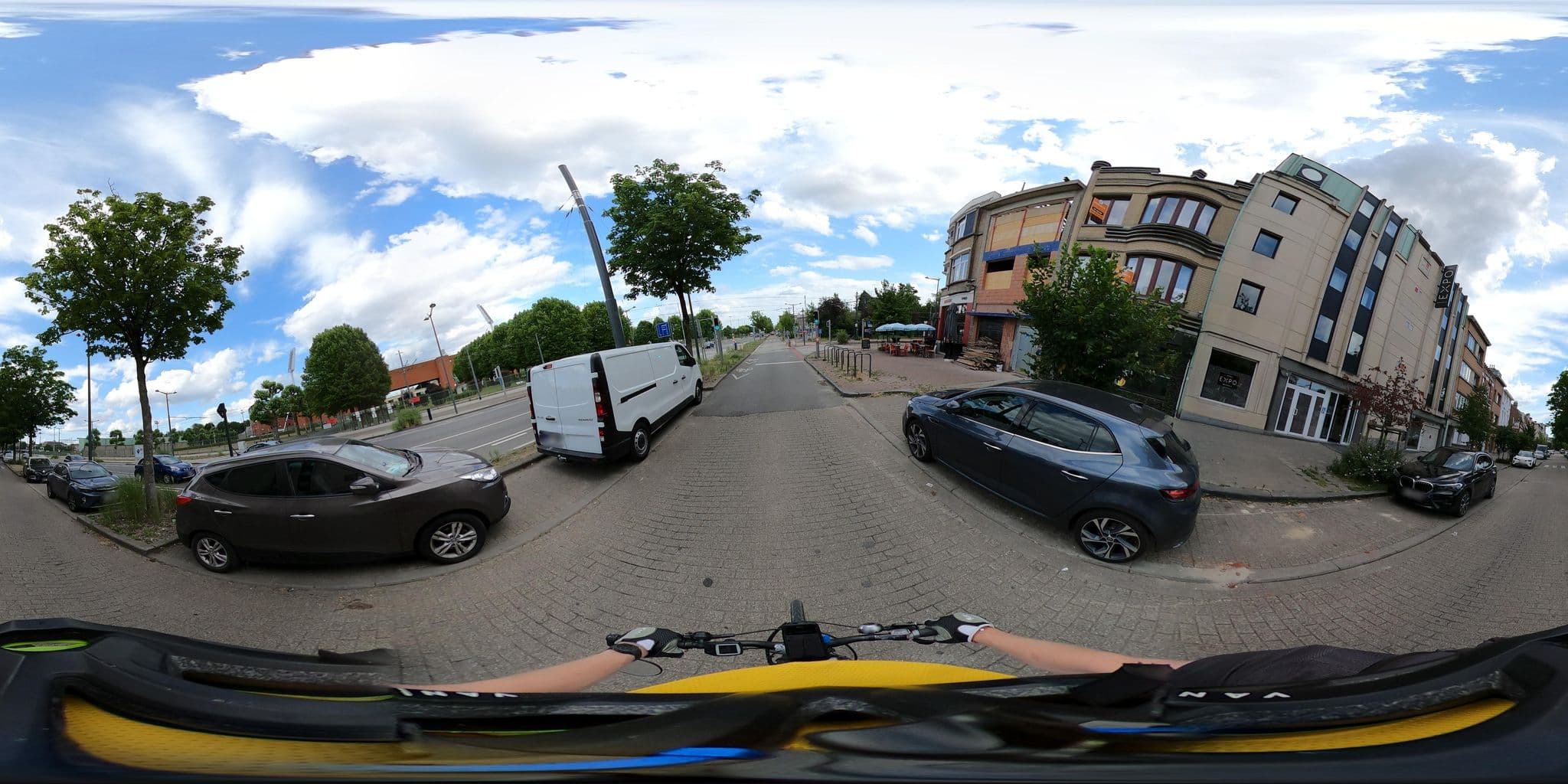 Street view near Heysel Expo Hotel Brussels, Wemmel — © Stefdegreef (CC BY-SA · Mapillary)