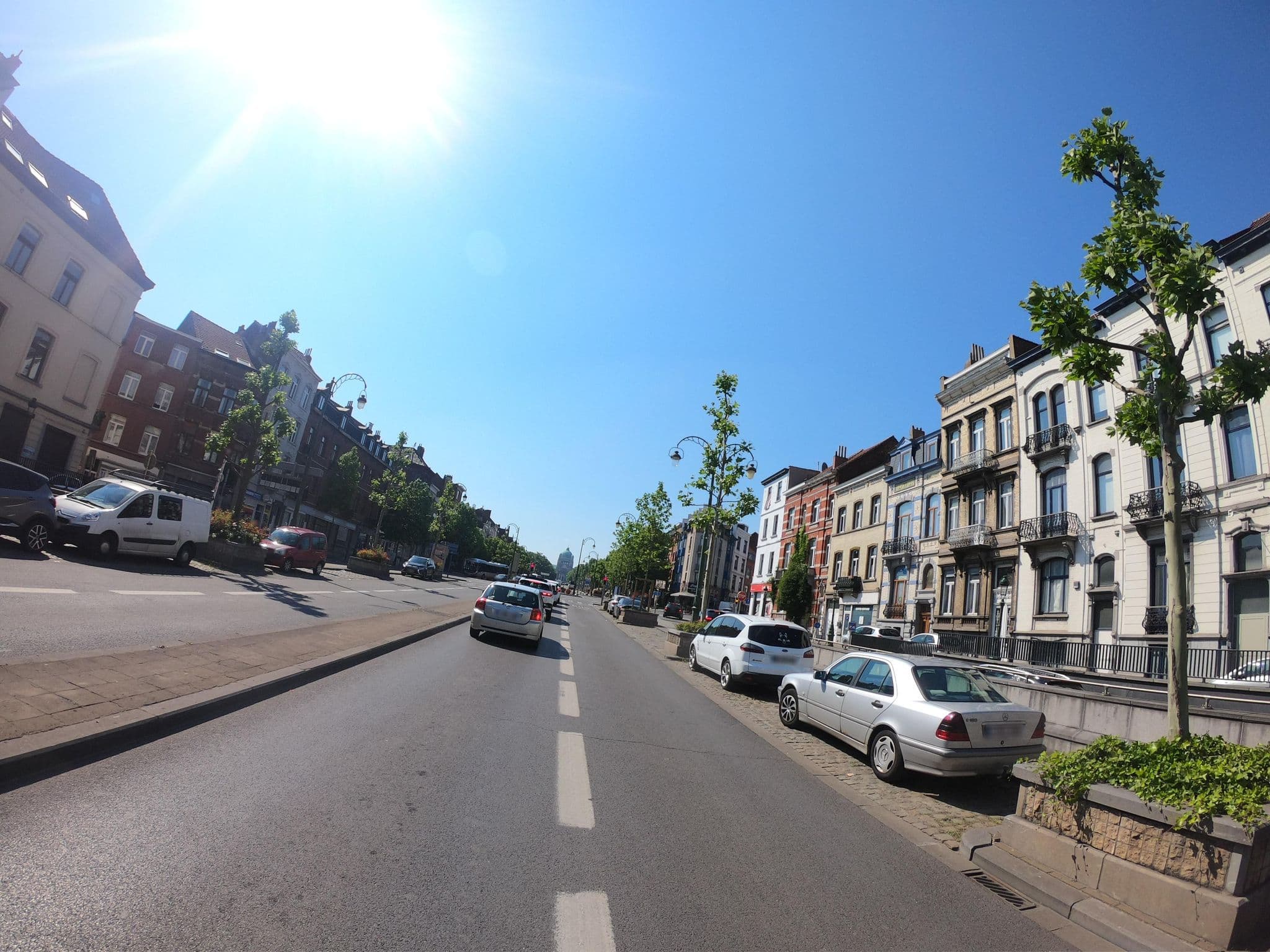 Street view near B&B Leopoldo II Apartahotel, Koekelberg — © polyglot (CC BY-SA · Mapillary)