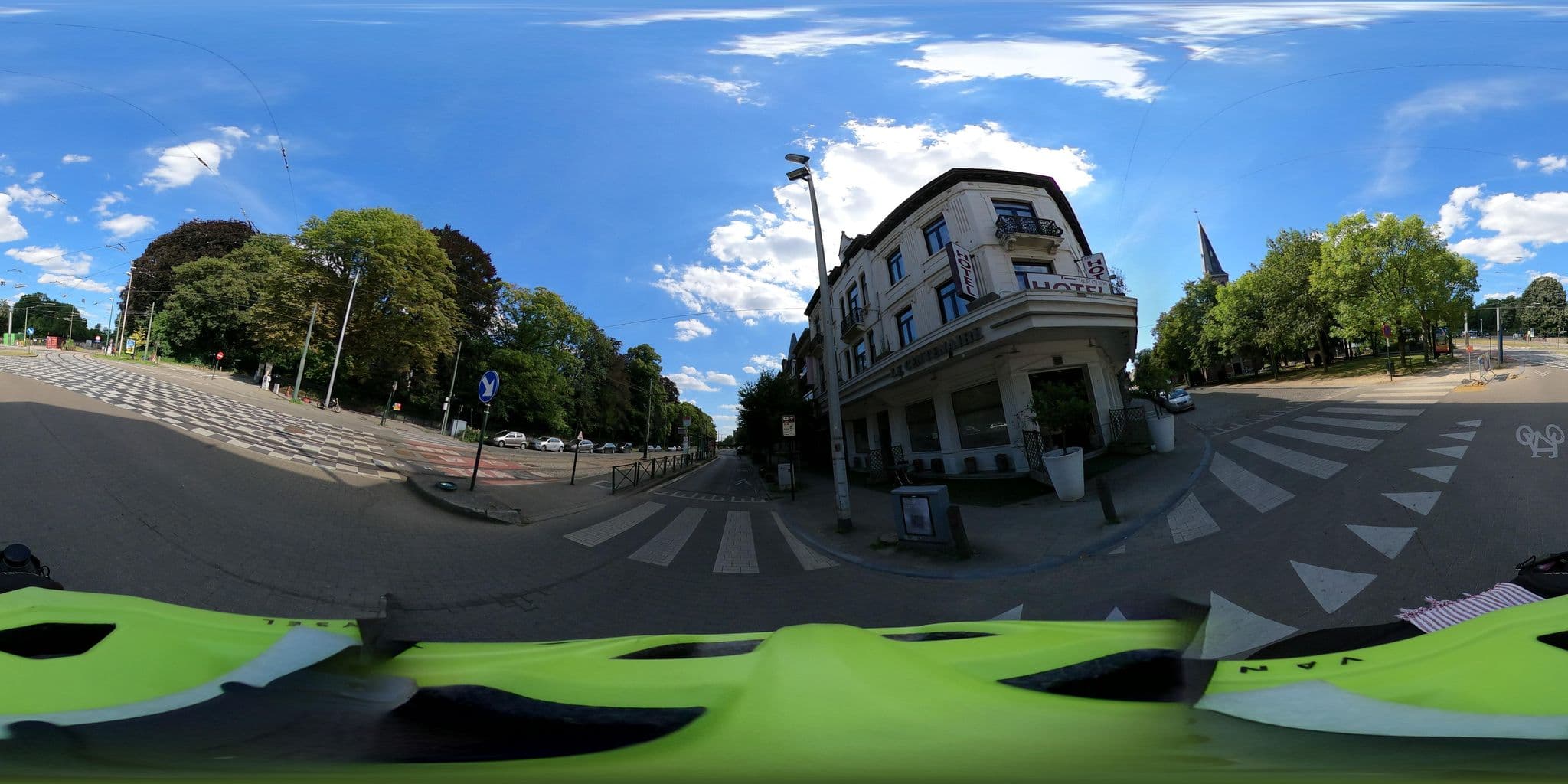Street view near Hotel Le Centenaire Brussels Expo, Jette — © Stefdegreef (CC BY-SA · Mapillary)