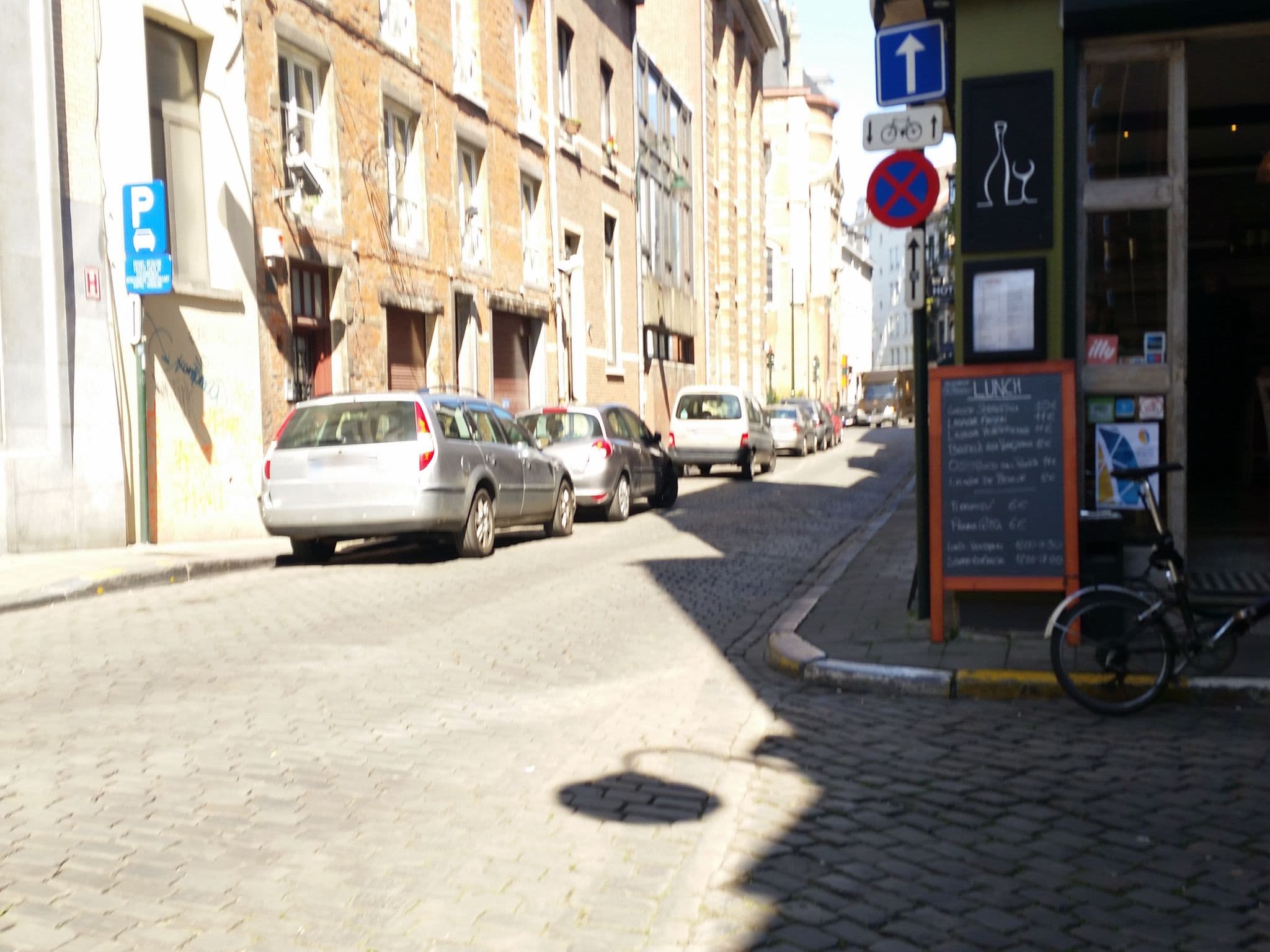 Street view near Best Hôtel, Brussels — © filipc (CC BY-SA · Mapillary)