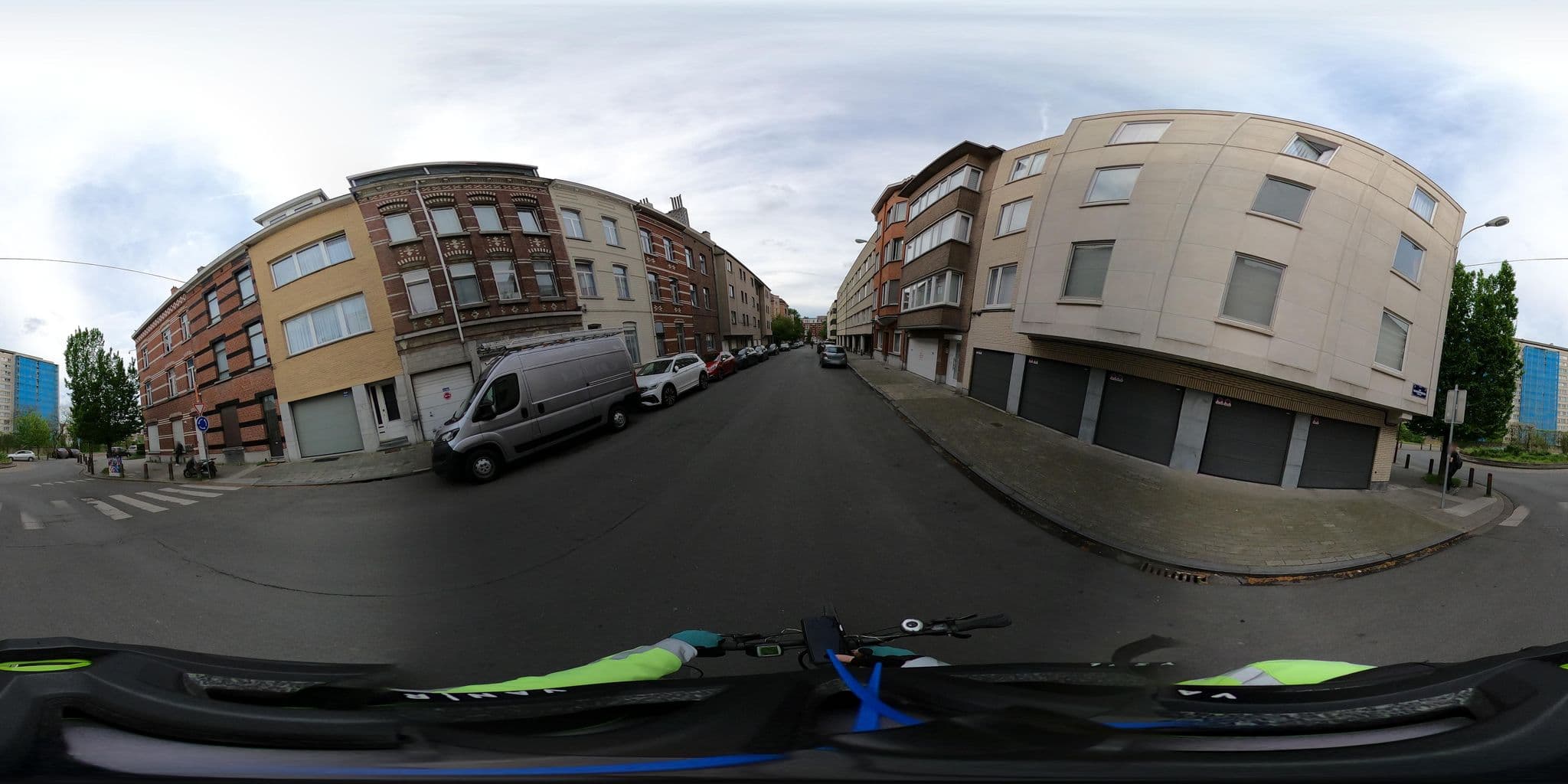 Street view near Appartements Brussel, Koekelberg — © Stefdegreef (CC BY-SA · Mapillary)