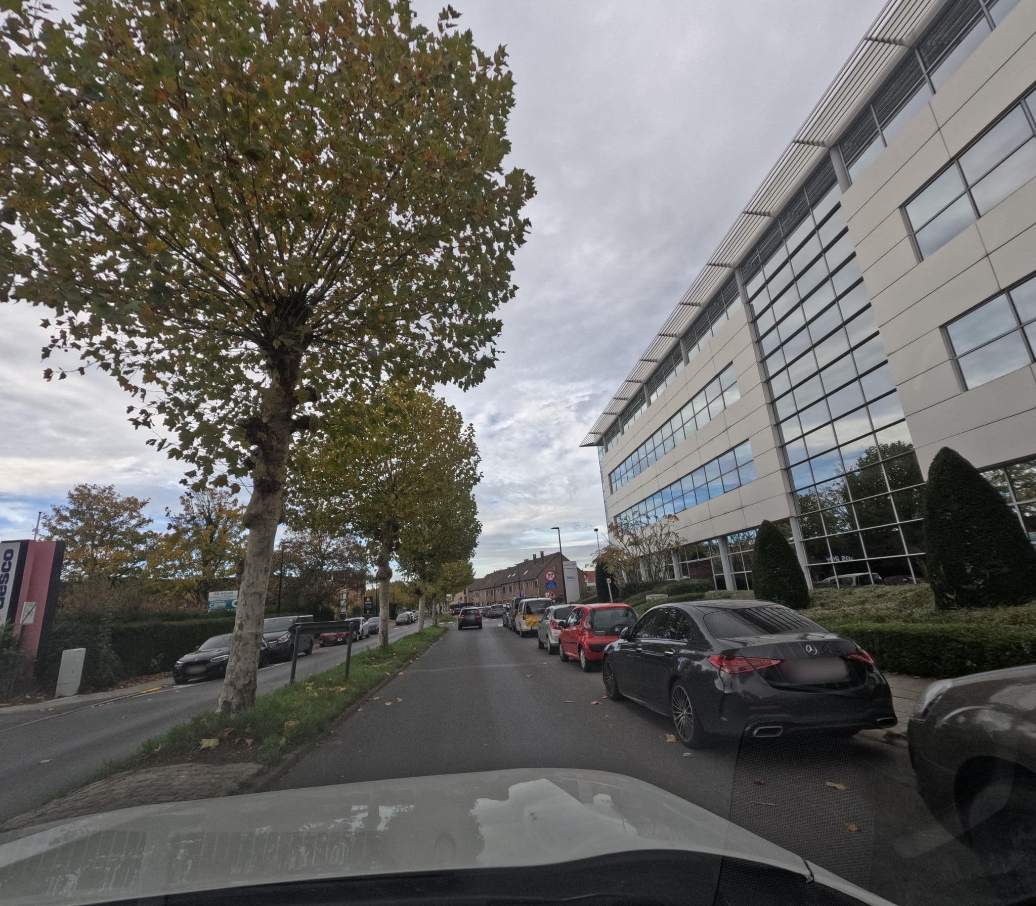 Street view near Holiday Inn Dusseldorf, Wemmel — © filipc (CC BY-SA · Mapillary)