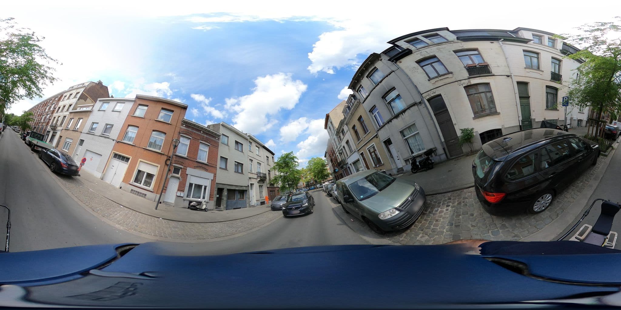 Street view near Hello Hostel, Koekelberg — © thierry1030 (CC BY-SA · Mapillary)