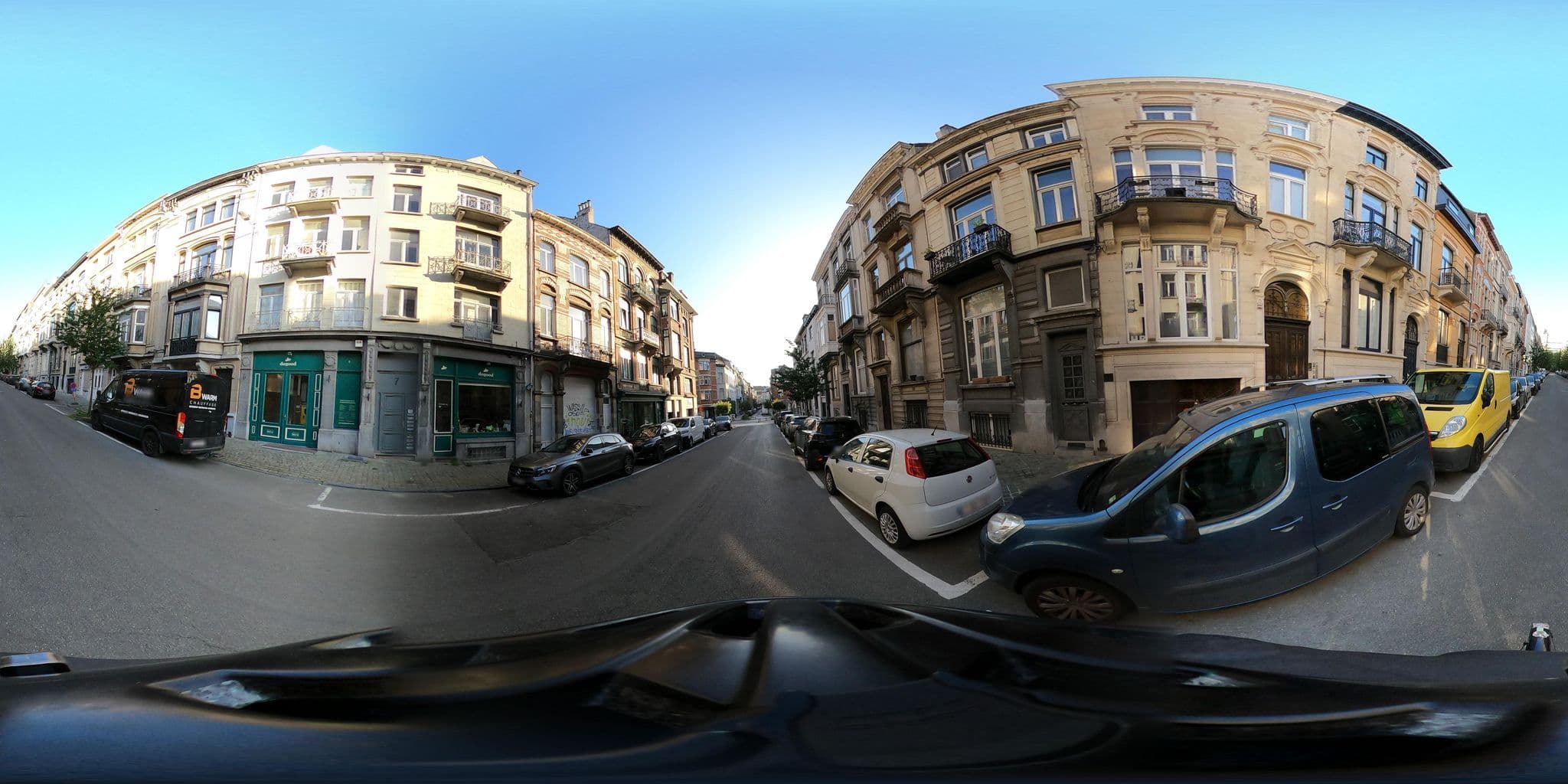 Street view near Studio 18, Ixelles — © RaphaelPasLoin (CC BY-SA · Mapillary)