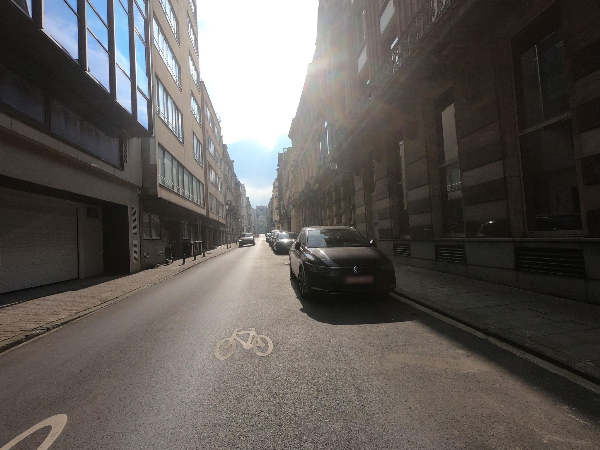 Street view near Ruedarwin17, Saint-Gilles — © thierry1030 (CC BY-SA · Mapillary)