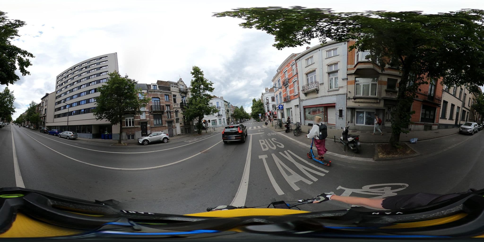 Street view near guesthouse les platanes, Etterbeek — © Stefdegreef (CC BY-SA · Mapillary)