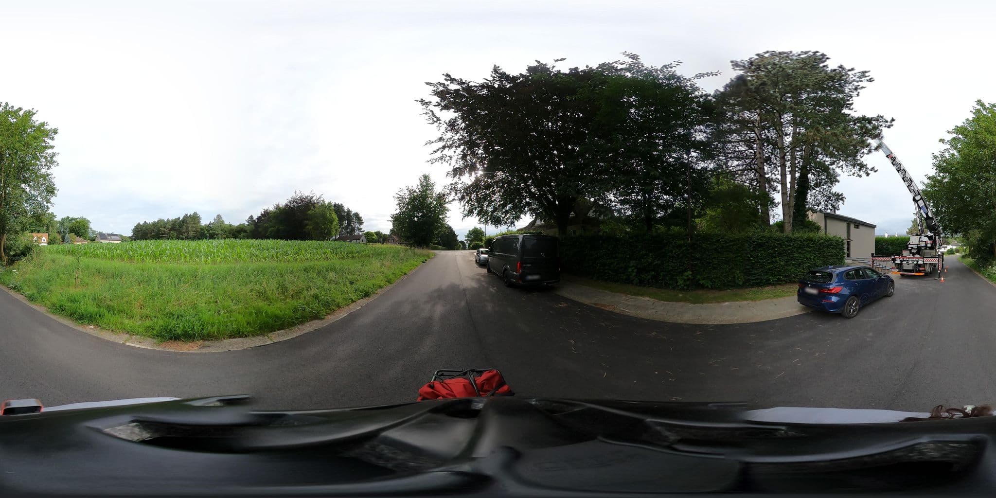 Street view near Doudou's, Sint-Genesius-Rode — © RaphaelPasLoin (CC BY-SA · Mapillary)