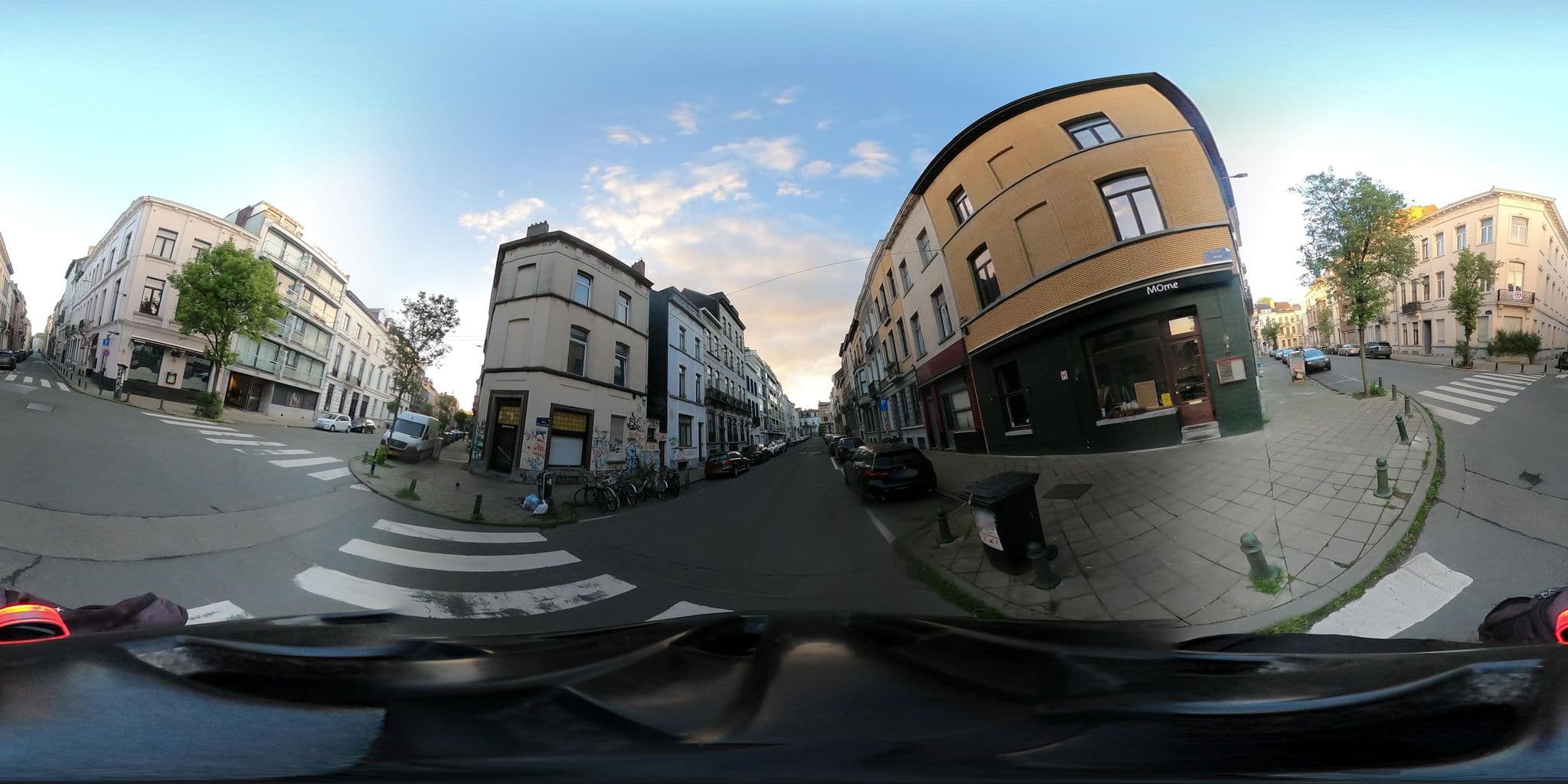 Street view near Louise Hotel, Ixelles — © RaphaelPasLoin (CC BY-SA · Mapillary)