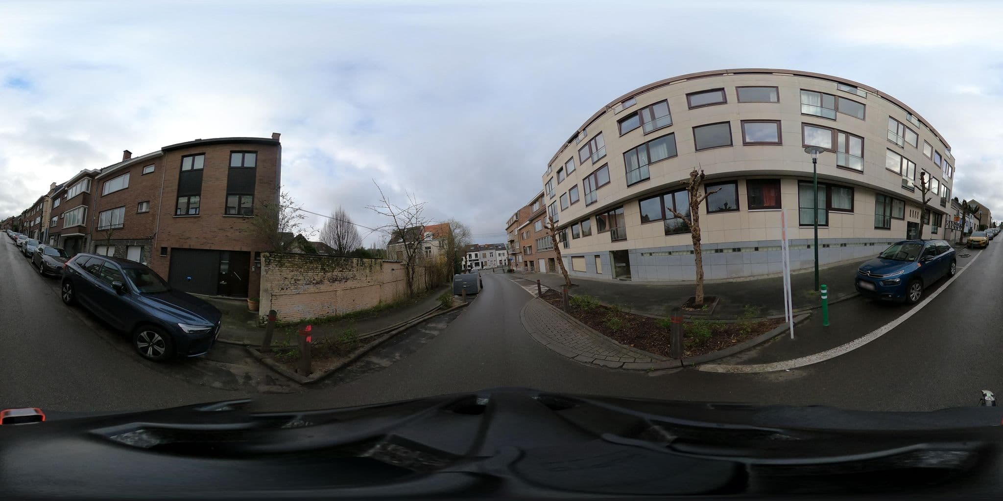 Street view near ✨ ZzzzZZzz ✨, Uccle — © RaphaelPasLoin (CC BY-SA · Mapillary)