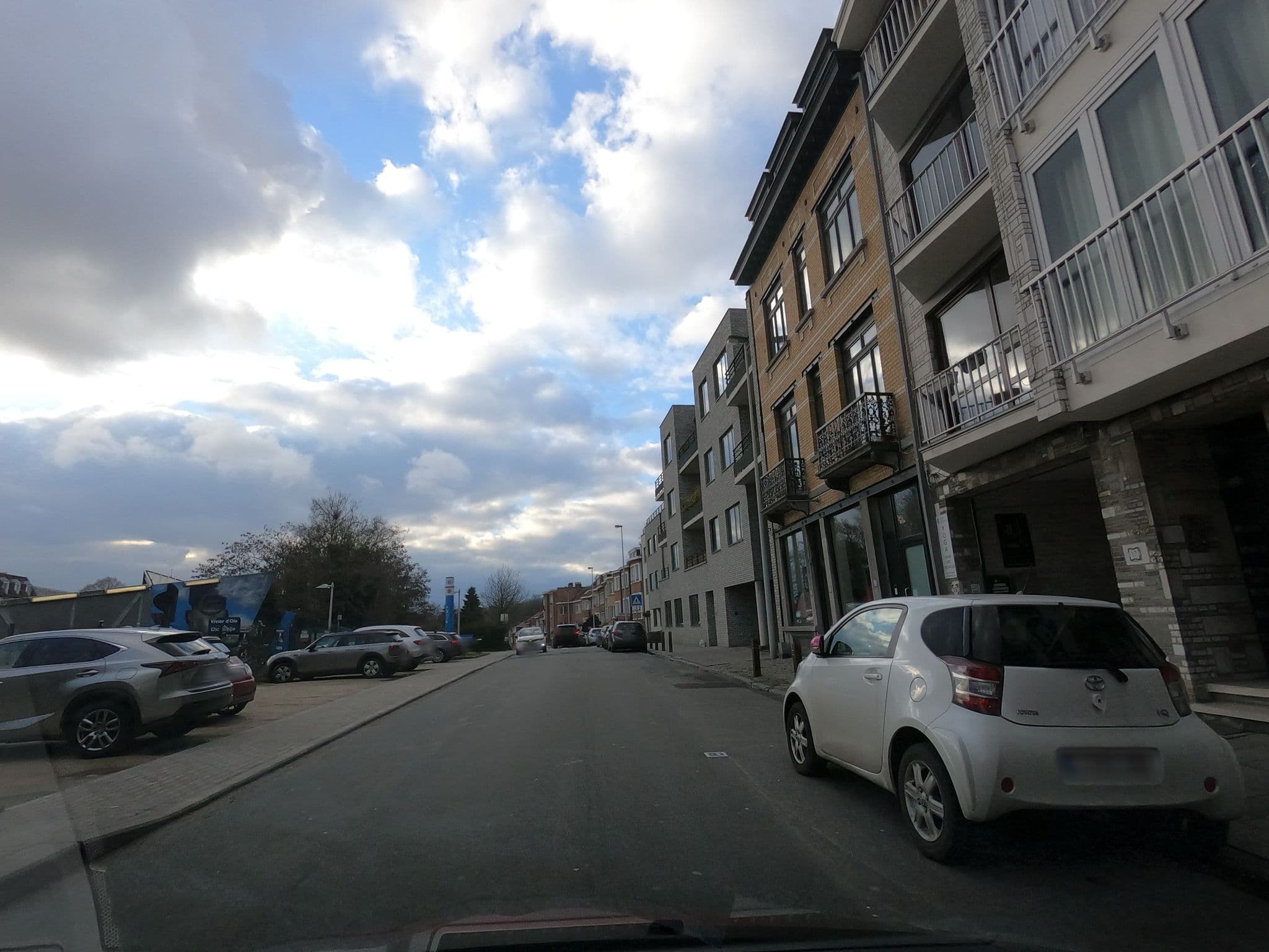 Street view near Jeunesses Scientifiques De Belgique Secteur Enseig, Uccle — © filipc (CC BY-SA · Mapillary)