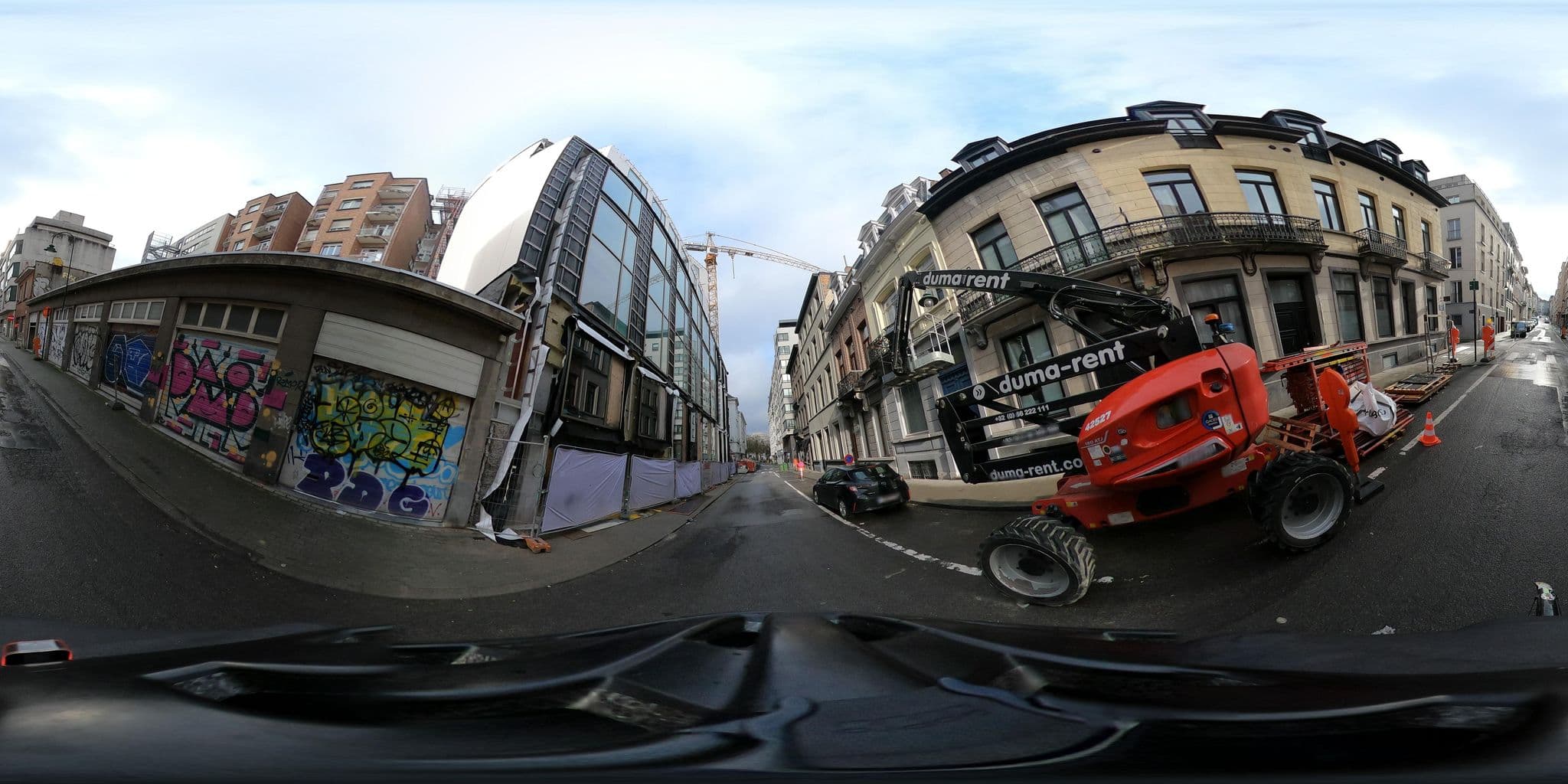 Street view near Petite Carotte d'hotel, Ixelles — © RaphaelPasLoin (CC BY-SA · Mapillary)