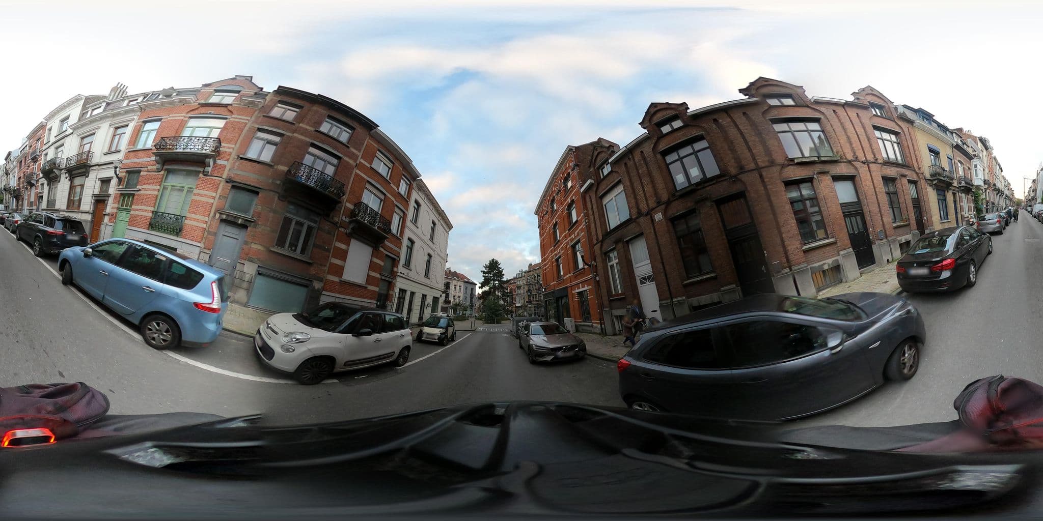 Street view near Tower House Residence SA, Ixelles — © RaphaelPasLoin (CC BY-SA · Mapillary)